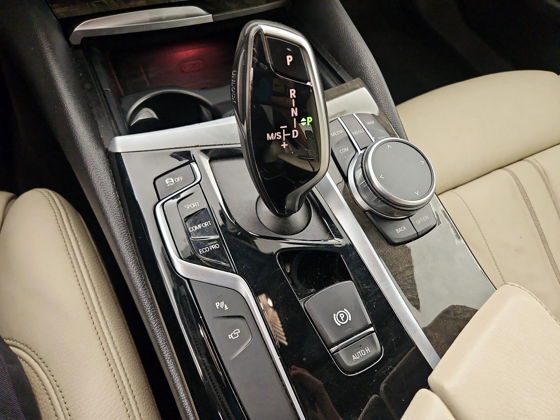 Thumbnail: 2020 BMW 5 Series - 18