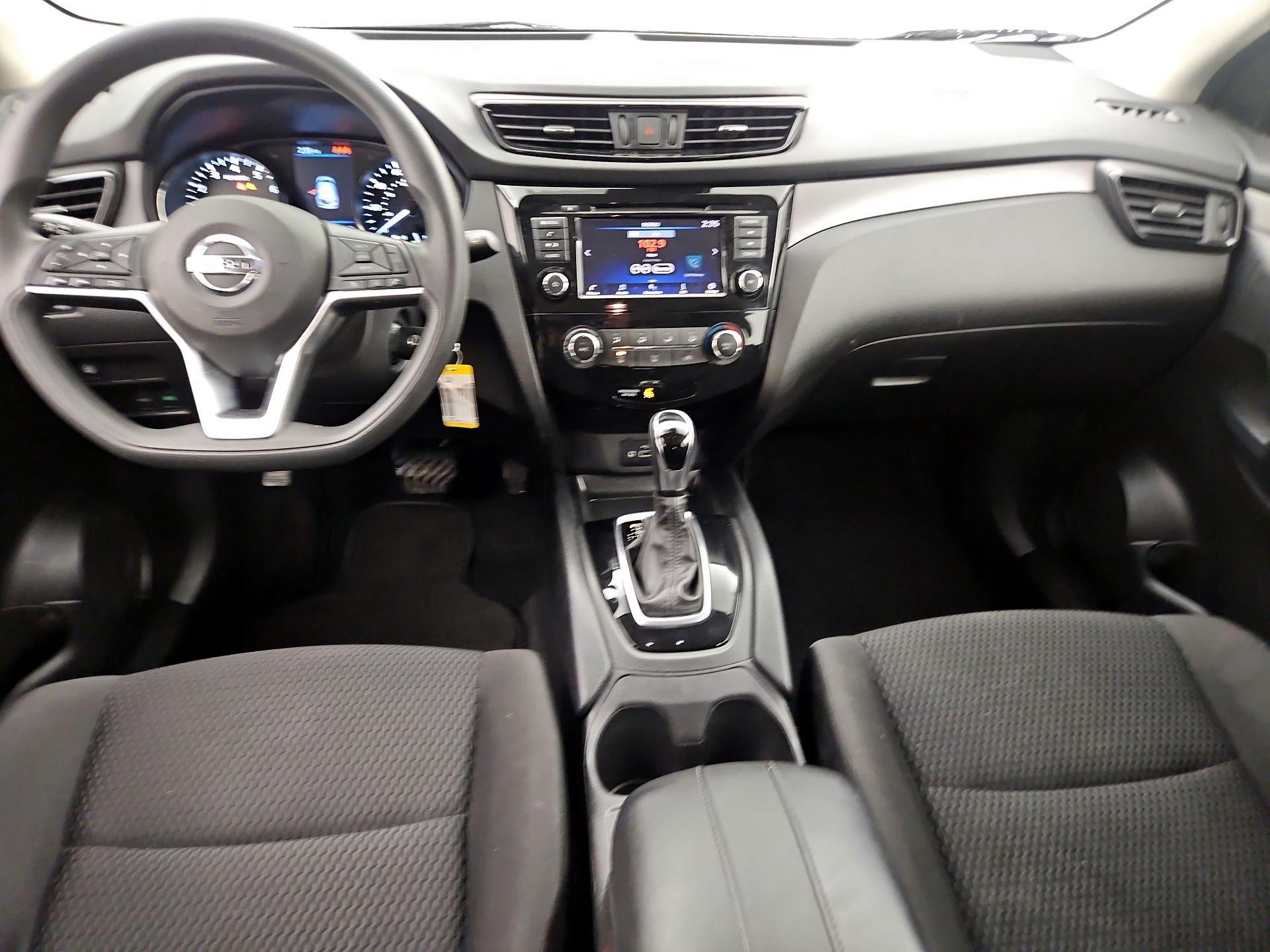 Thumbnail: 2020 Nissan Rogue Sport - 9