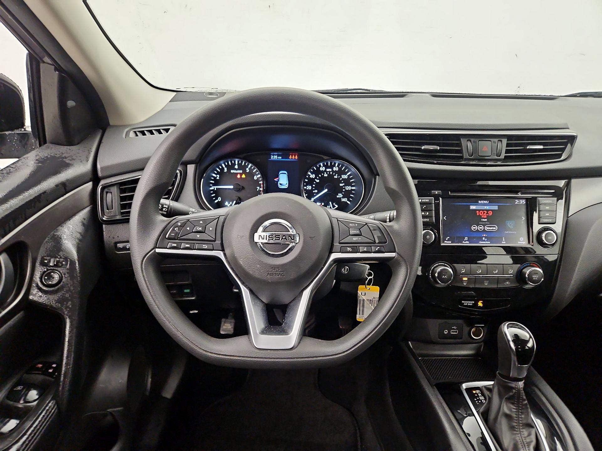 Thumbnail: 2020 Nissan Rogue Sport - 10