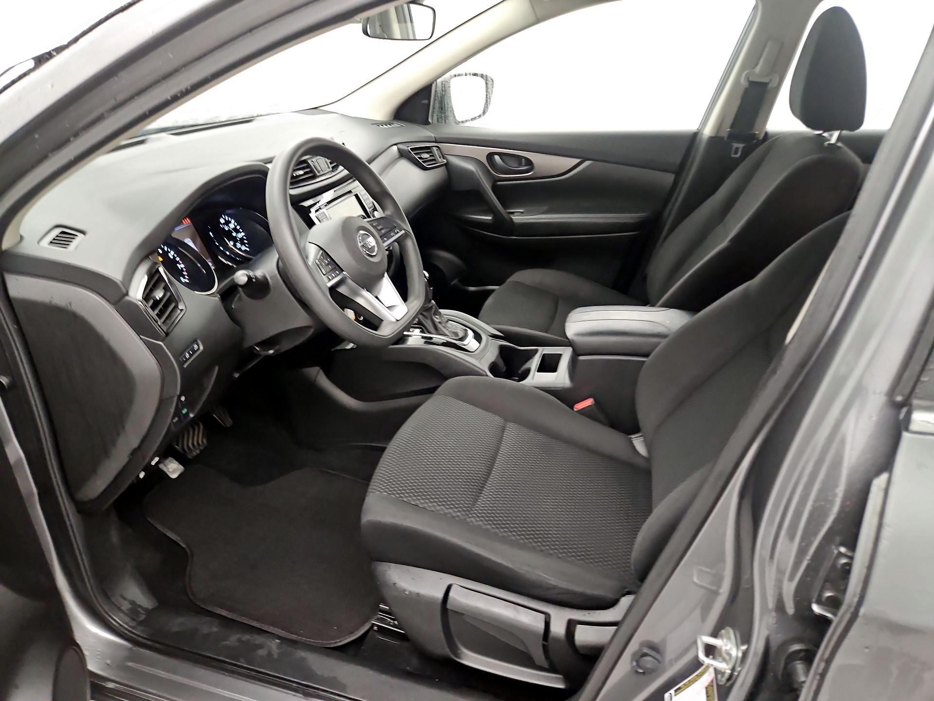 Thumbnail: 2020 Nissan Rogue Sport - 11