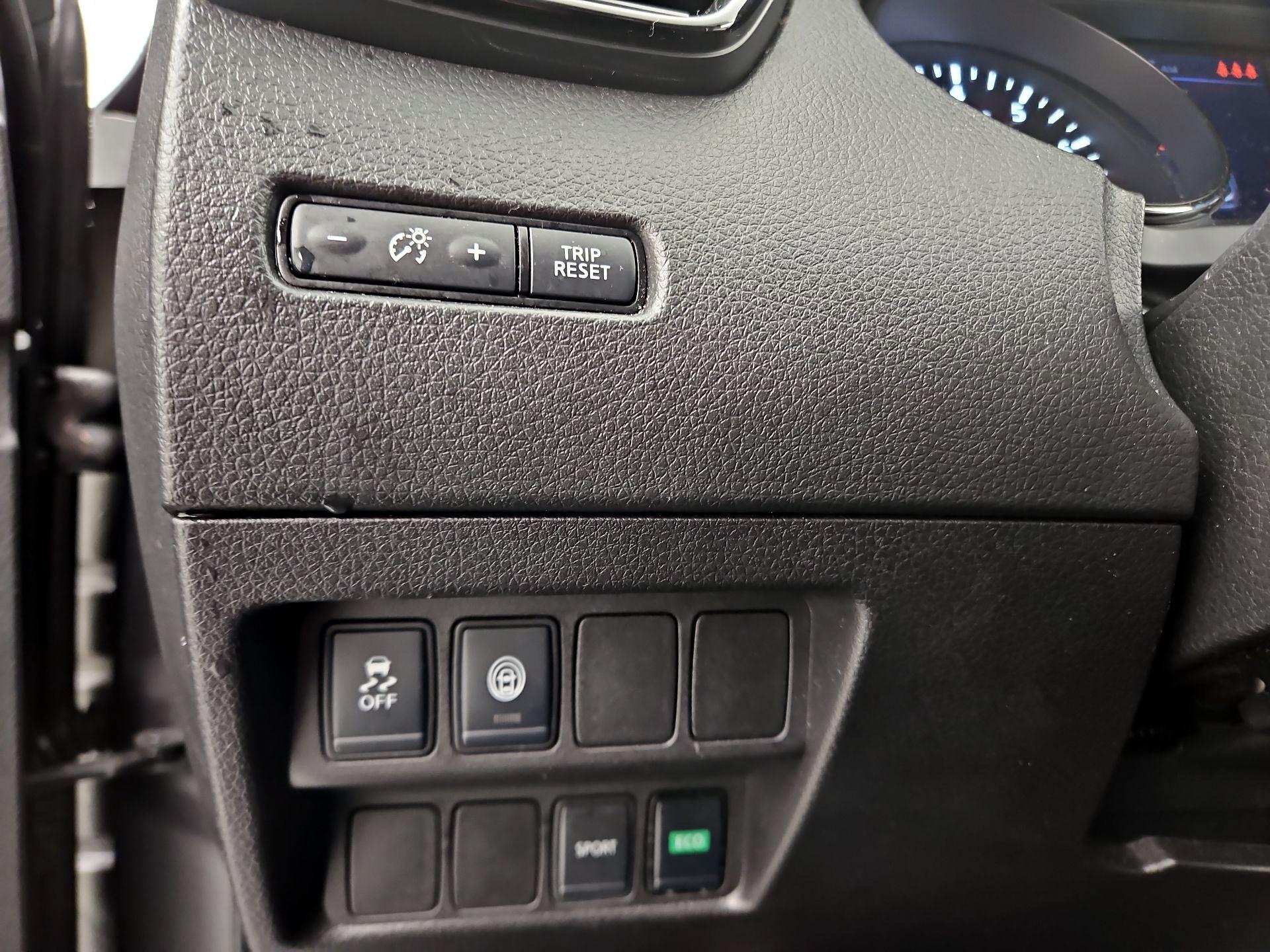 Thumbnail: 2020 Nissan Rogue Sport - 13