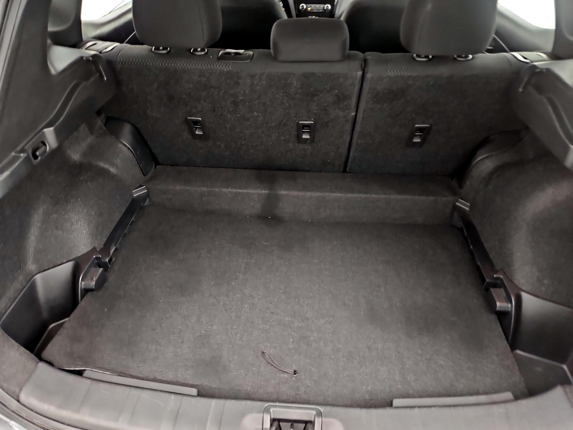 Thumbnail: 2020 Nissan Rogue Sport - 20