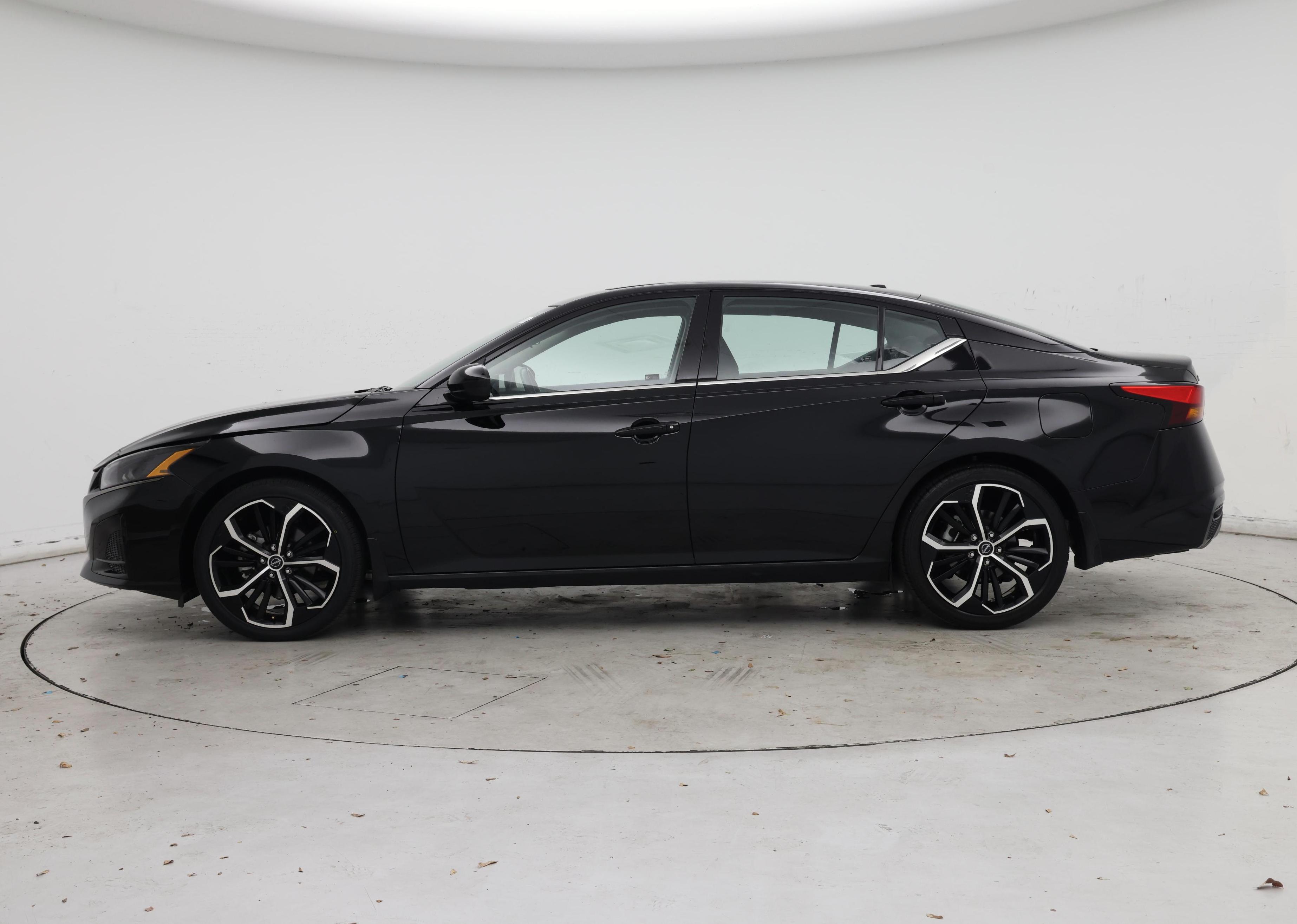 Thumbnail: 2023 Nissan Altima - 3