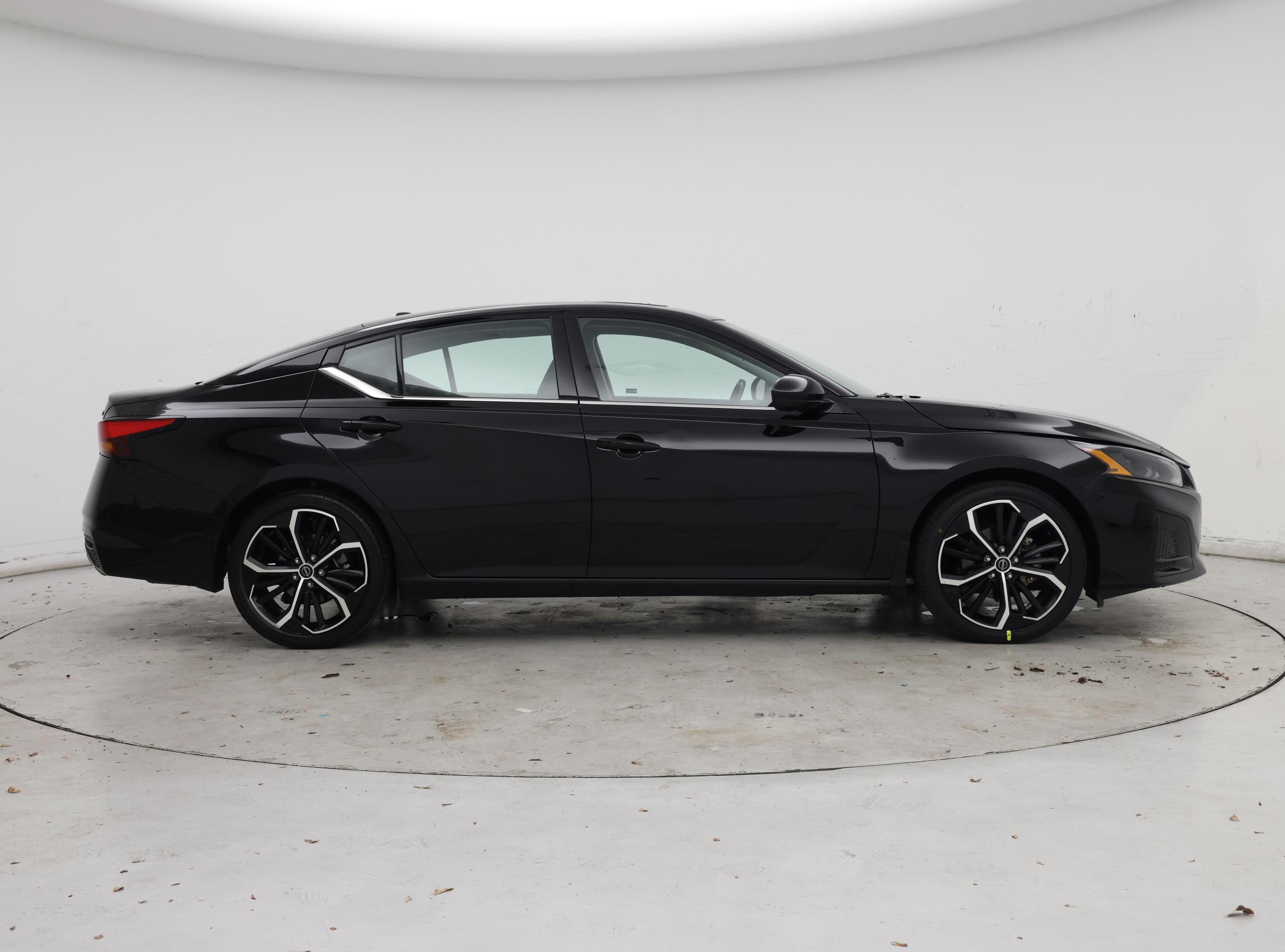Thumbnail: 2023 Nissan Altima - 7