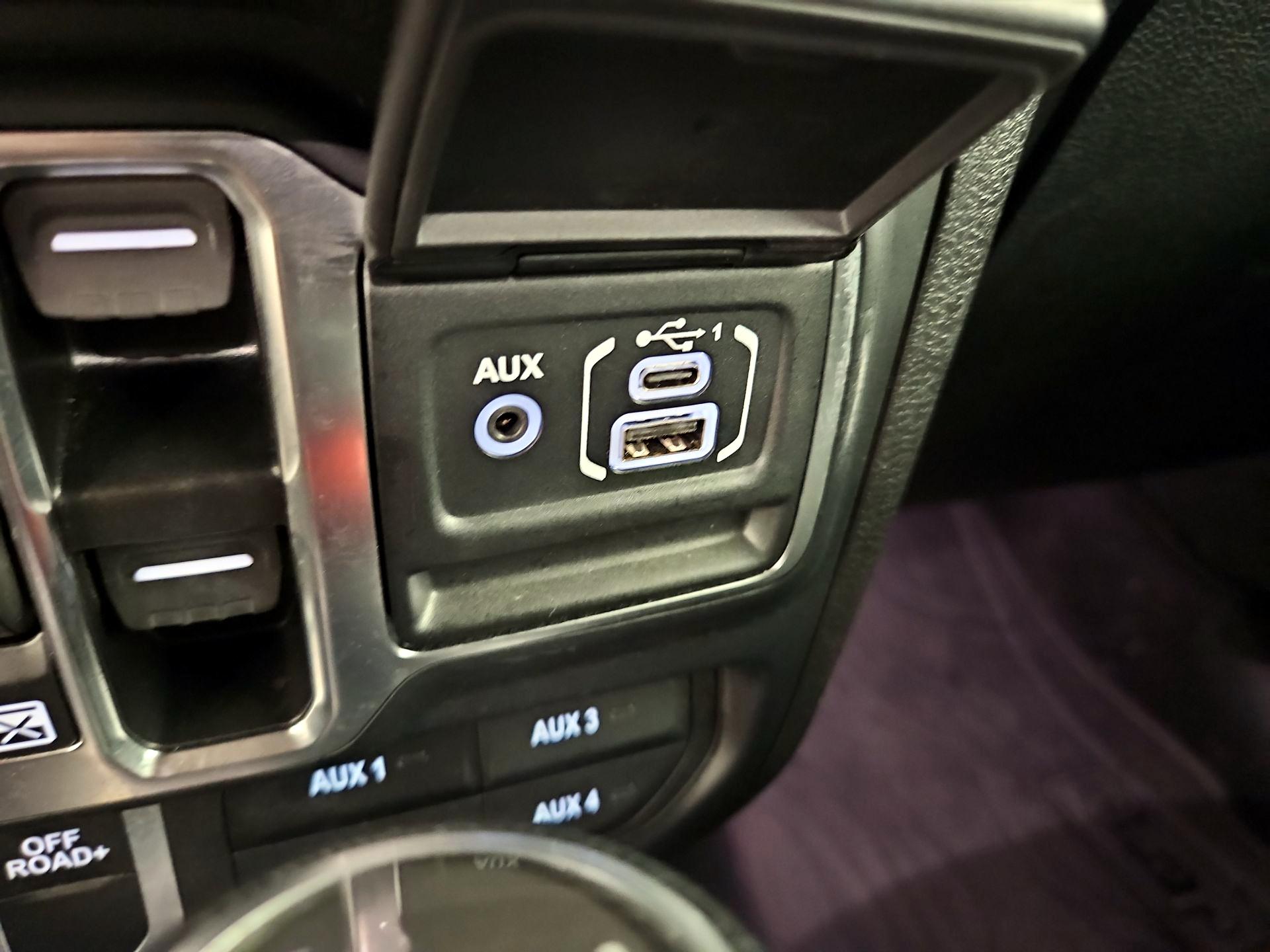 Thumbnail: 2024 Jeep Wrangler - 18