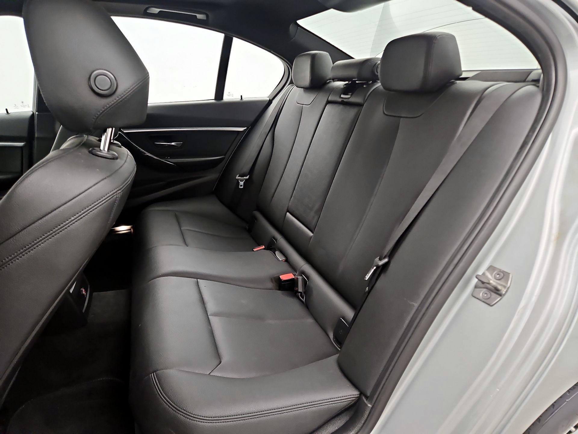 Thumbnail: 2017 BMW 3 Series - 19