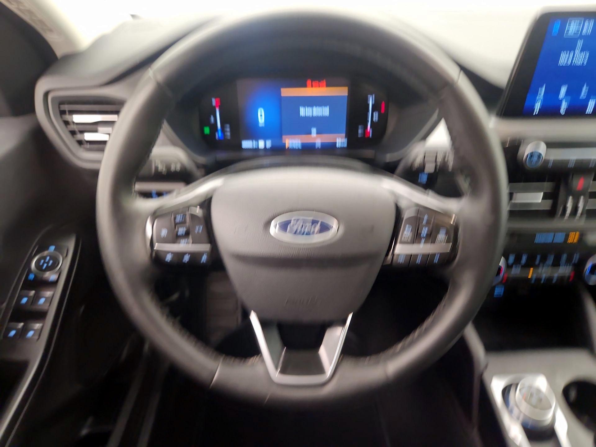 Thumbnail: 2023 Ford Escape - 10