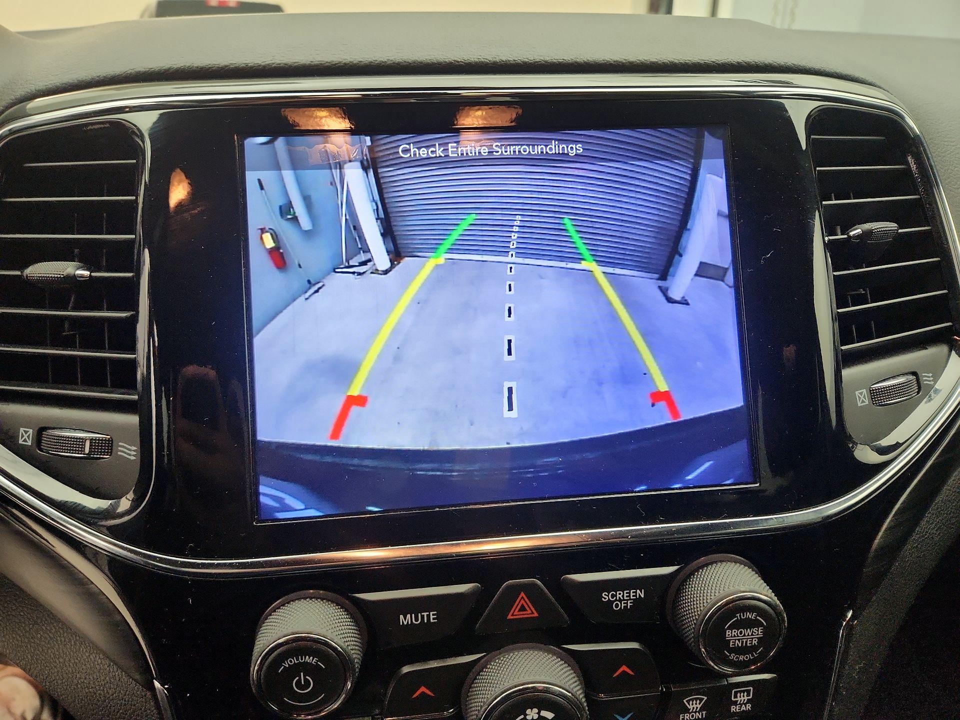 Thumbnail: 2019 Jeep Grand Cherokee - 14