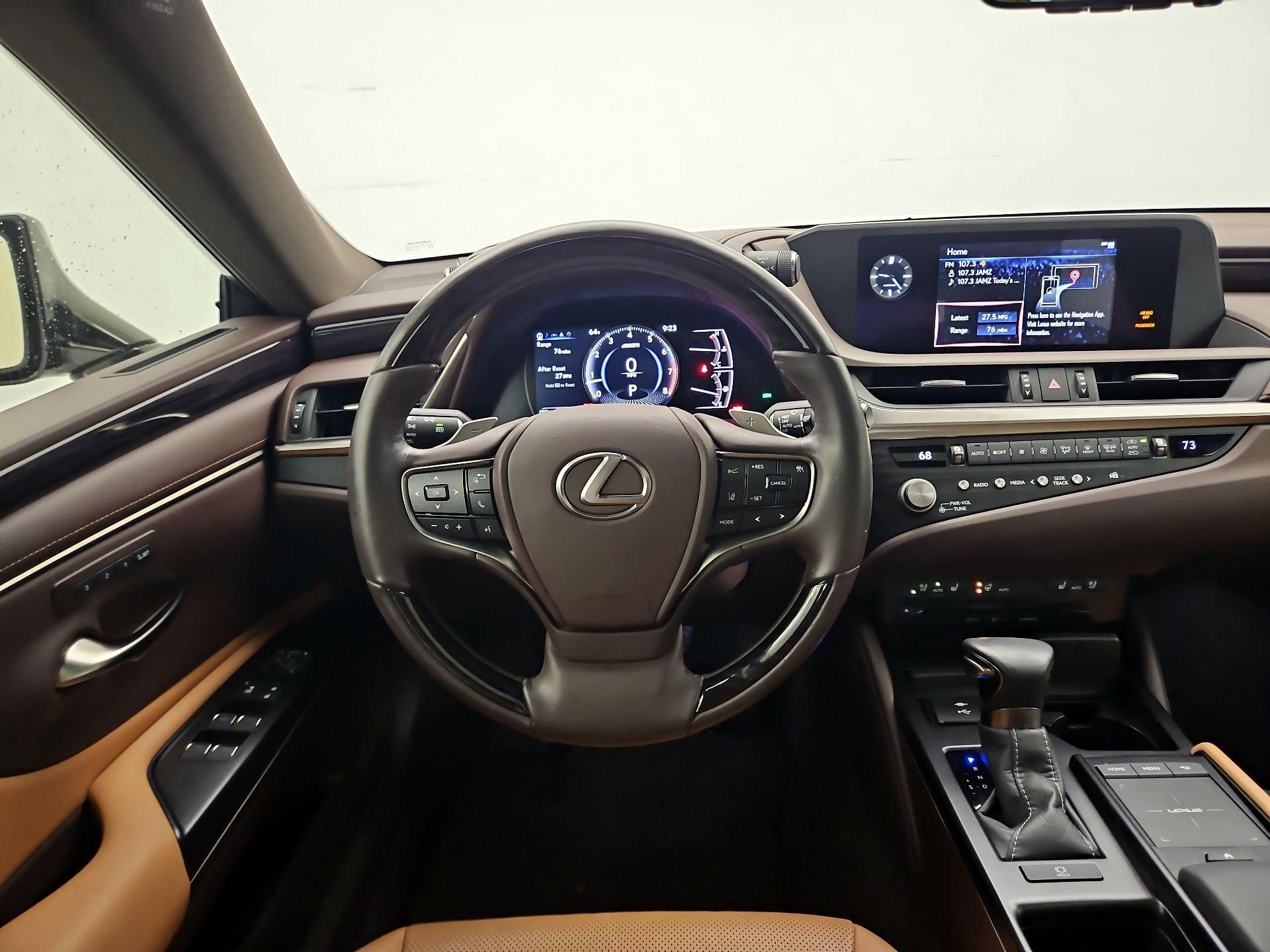 Thumbnail: 2021 Lexus ES - 10
