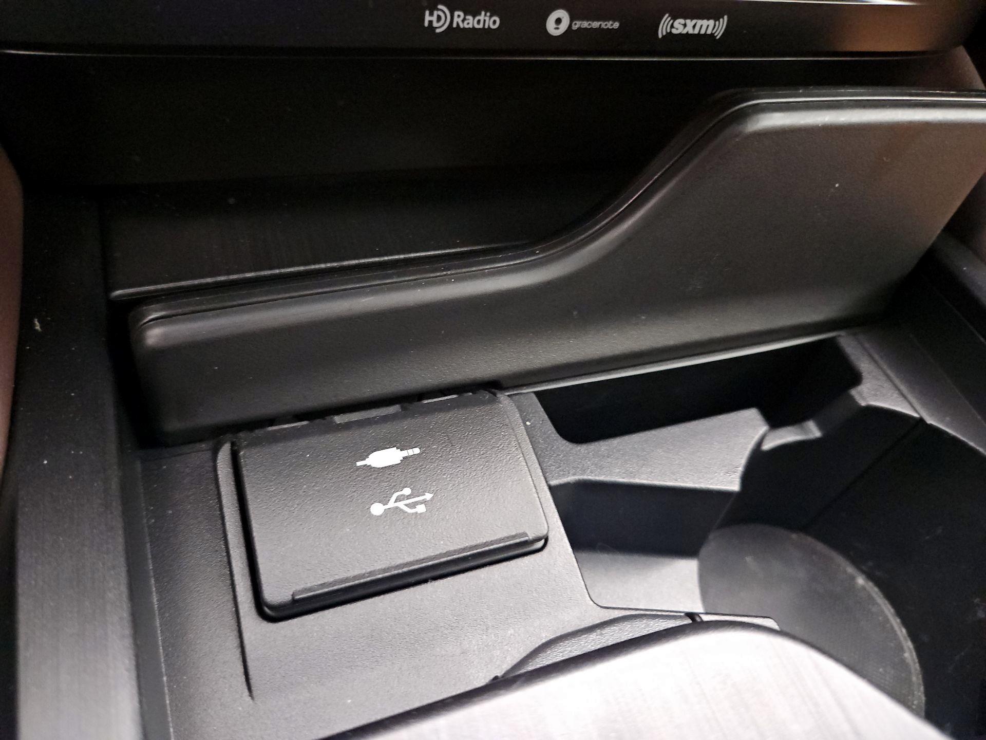 Thumbnail: 2021 Lexus ES - 18