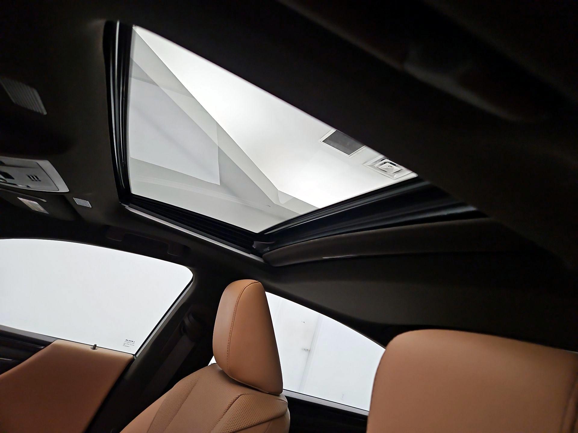 Thumbnail: 2021 Lexus ES - 19