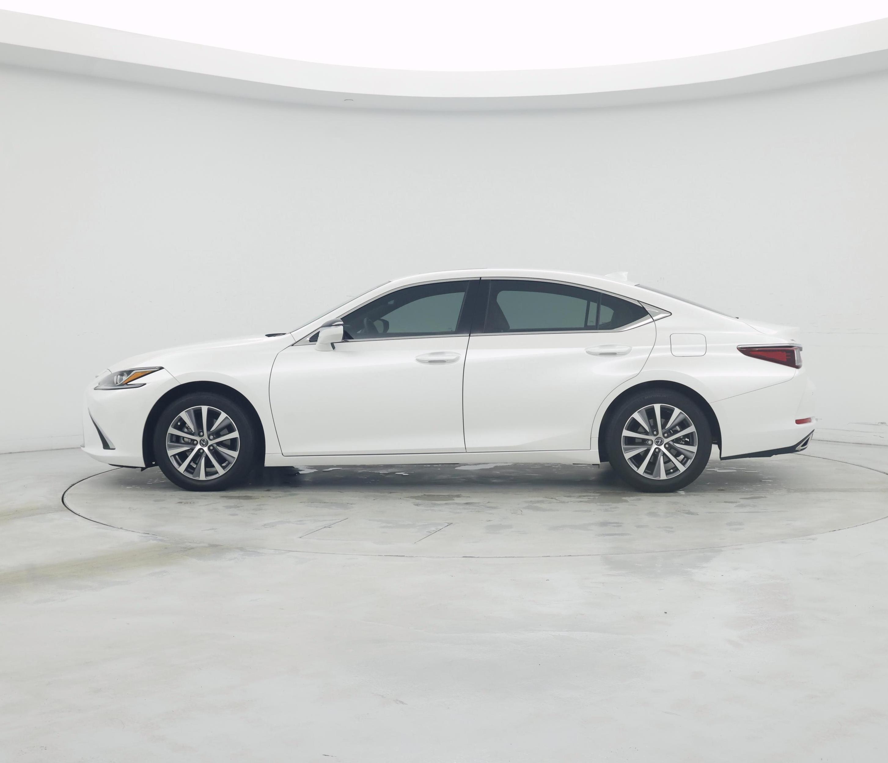 Thumbnail: 2021 Lexus ES - 3