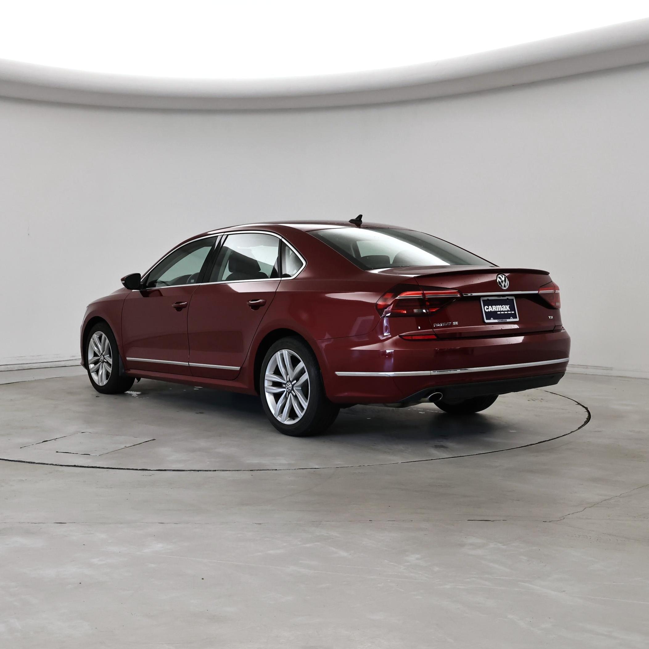 Thumbnail: 2017 Volkswagen Passat - 2