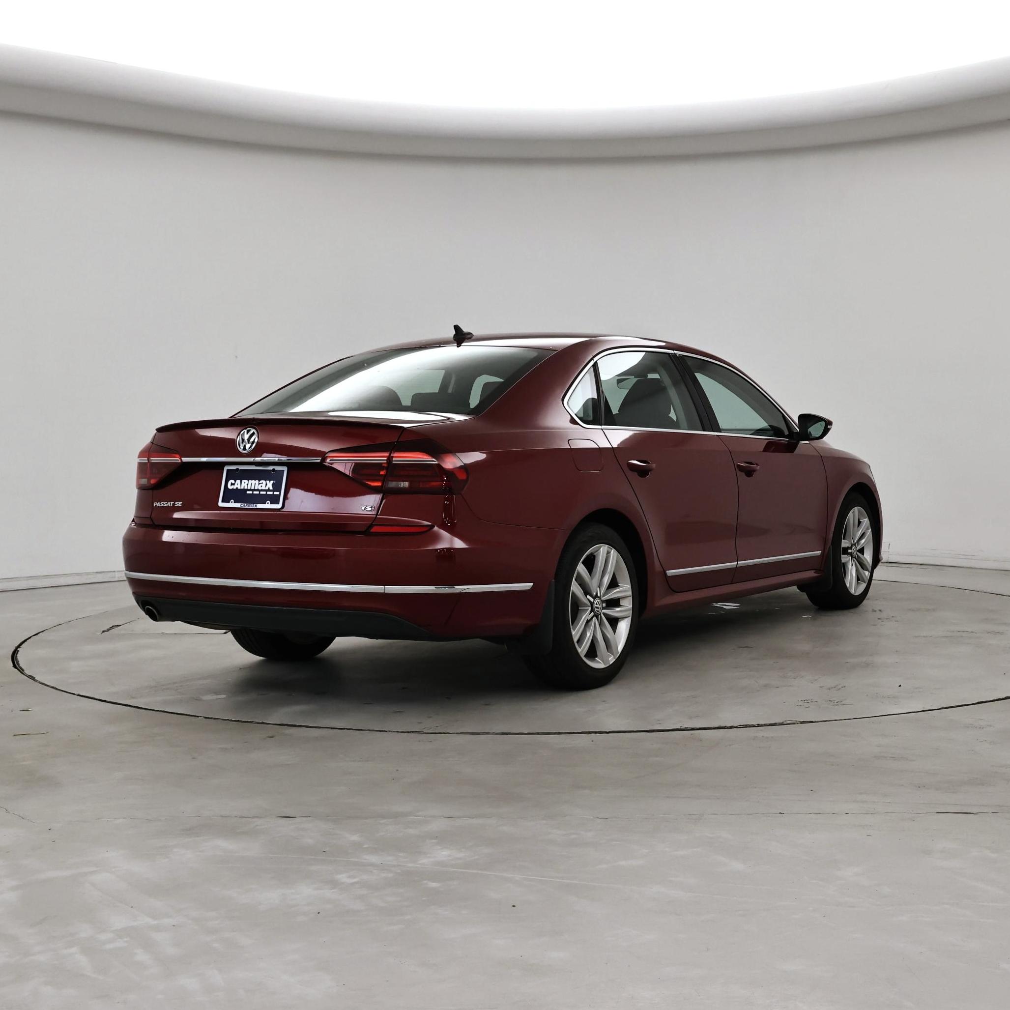 Thumbnail: 2017 Volkswagen Passat - 8