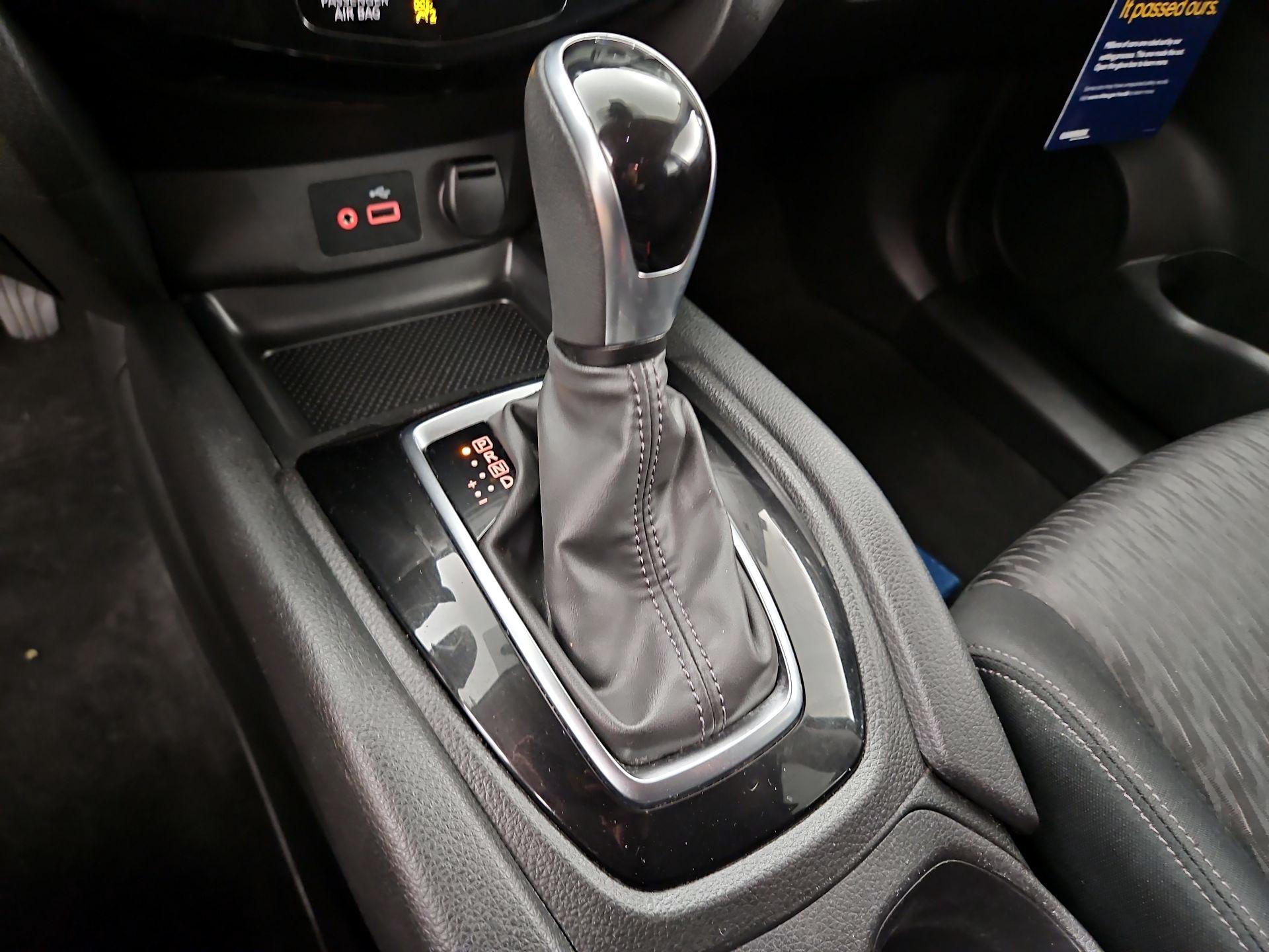 Thumbnail: 2020 Nissan Rogue - 17