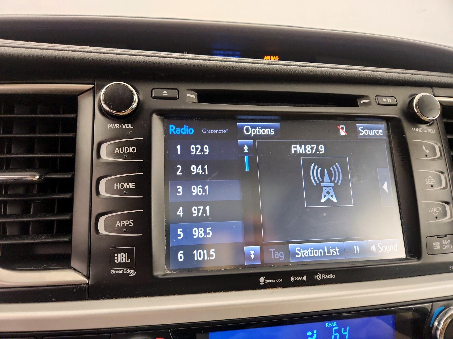 Thumbnail: 2016 Toyota Highlander - 16