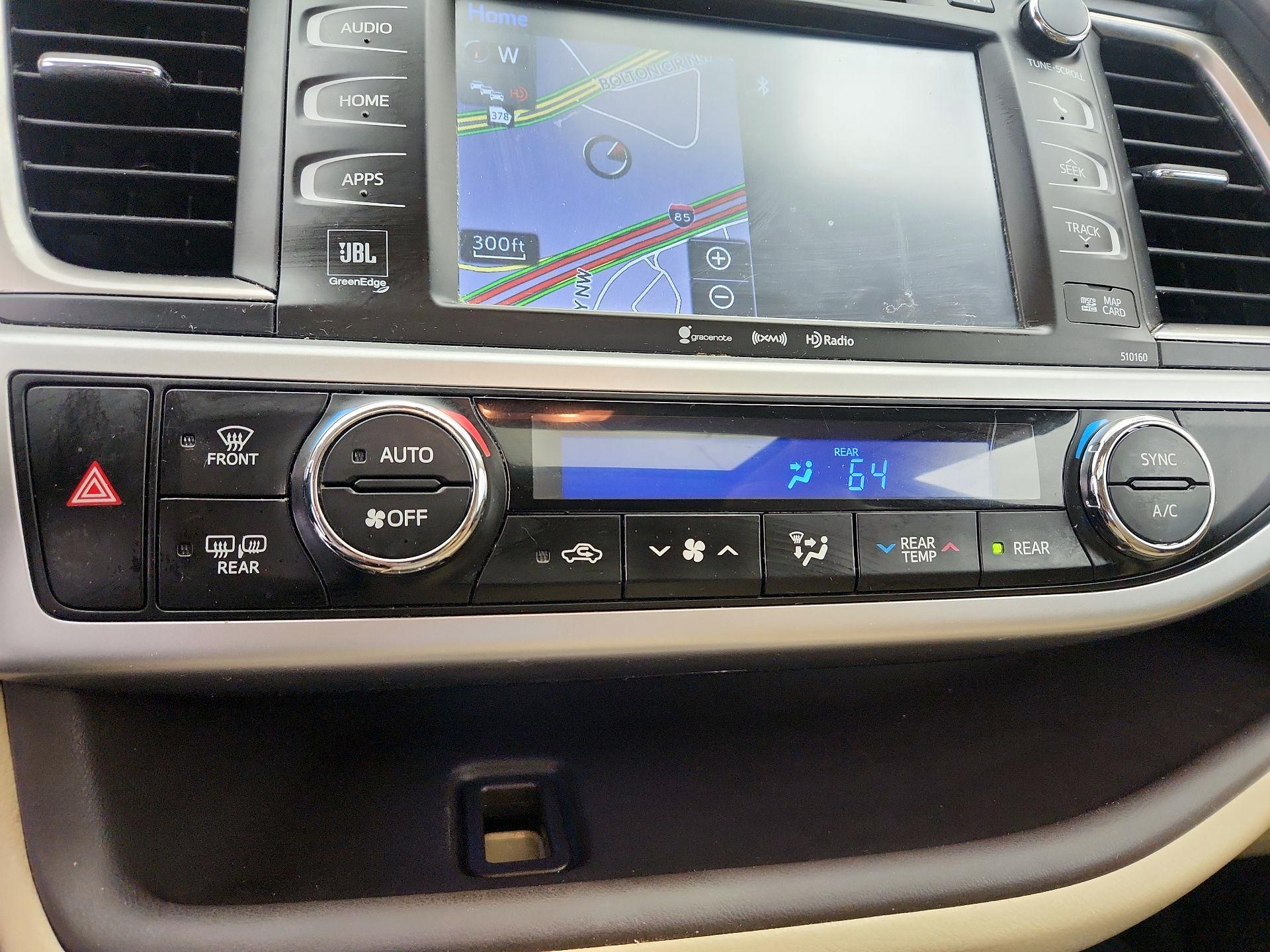 Thumbnail: 2016 Toyota Highlander - 17