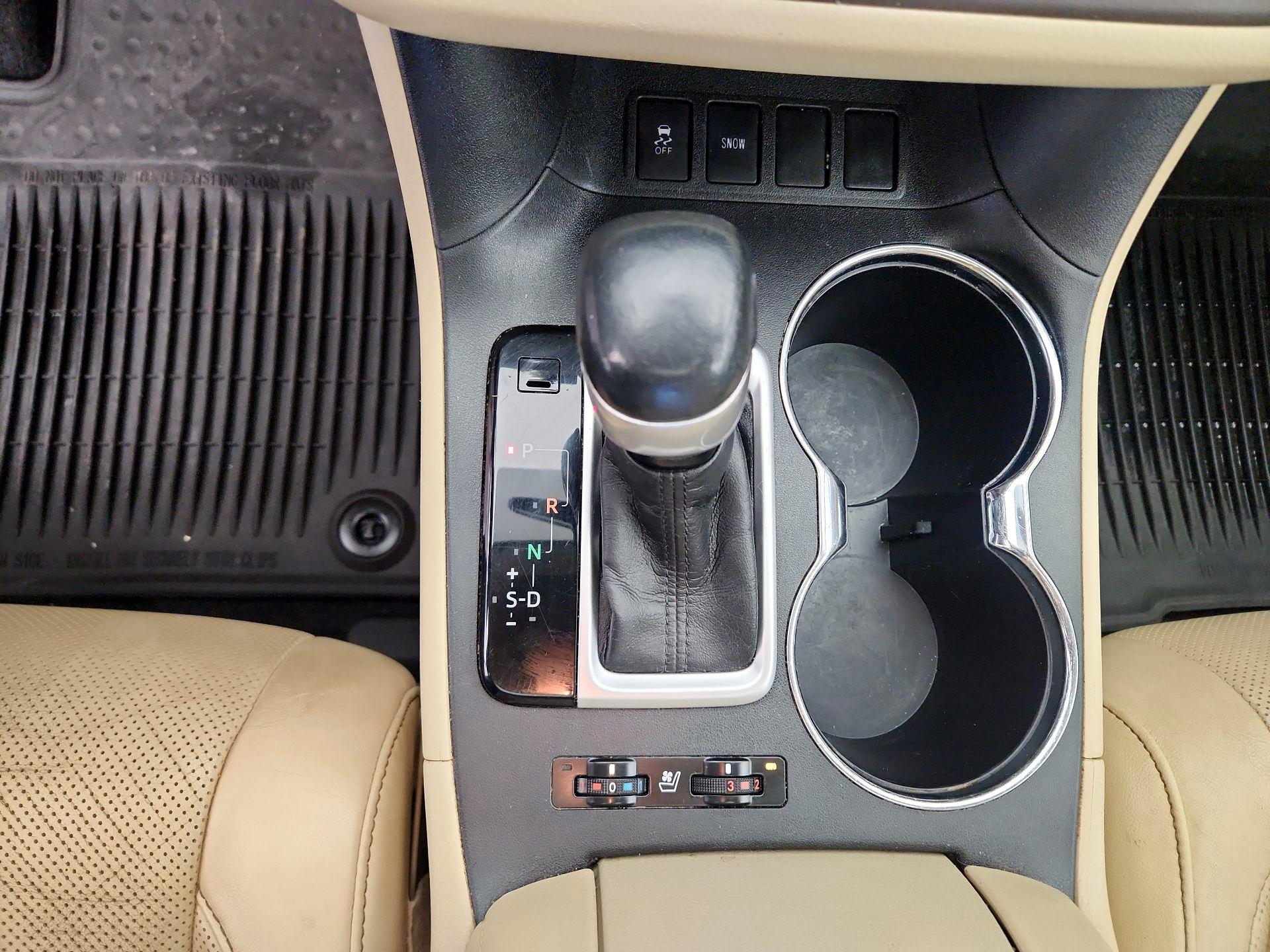 Thumbnail: 2016 Toyota Highlander - 18