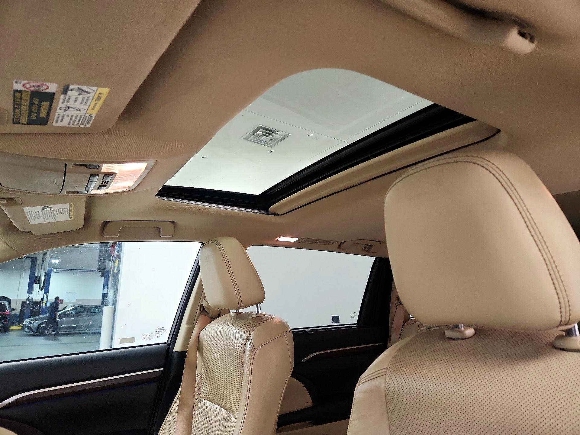 Thumbnail: 2016 Toyota Highlander - 20