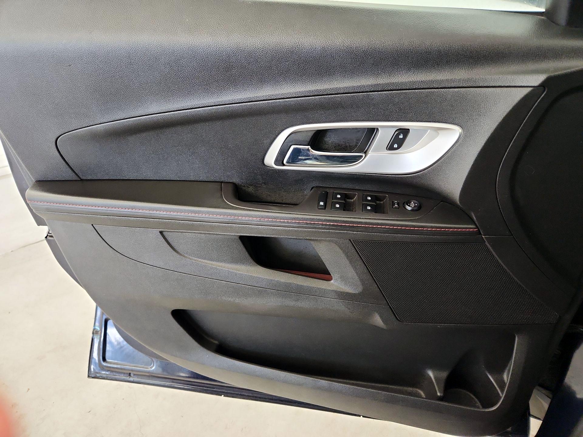 Thumbnail: 2015 Chevrolet Equinox - 12