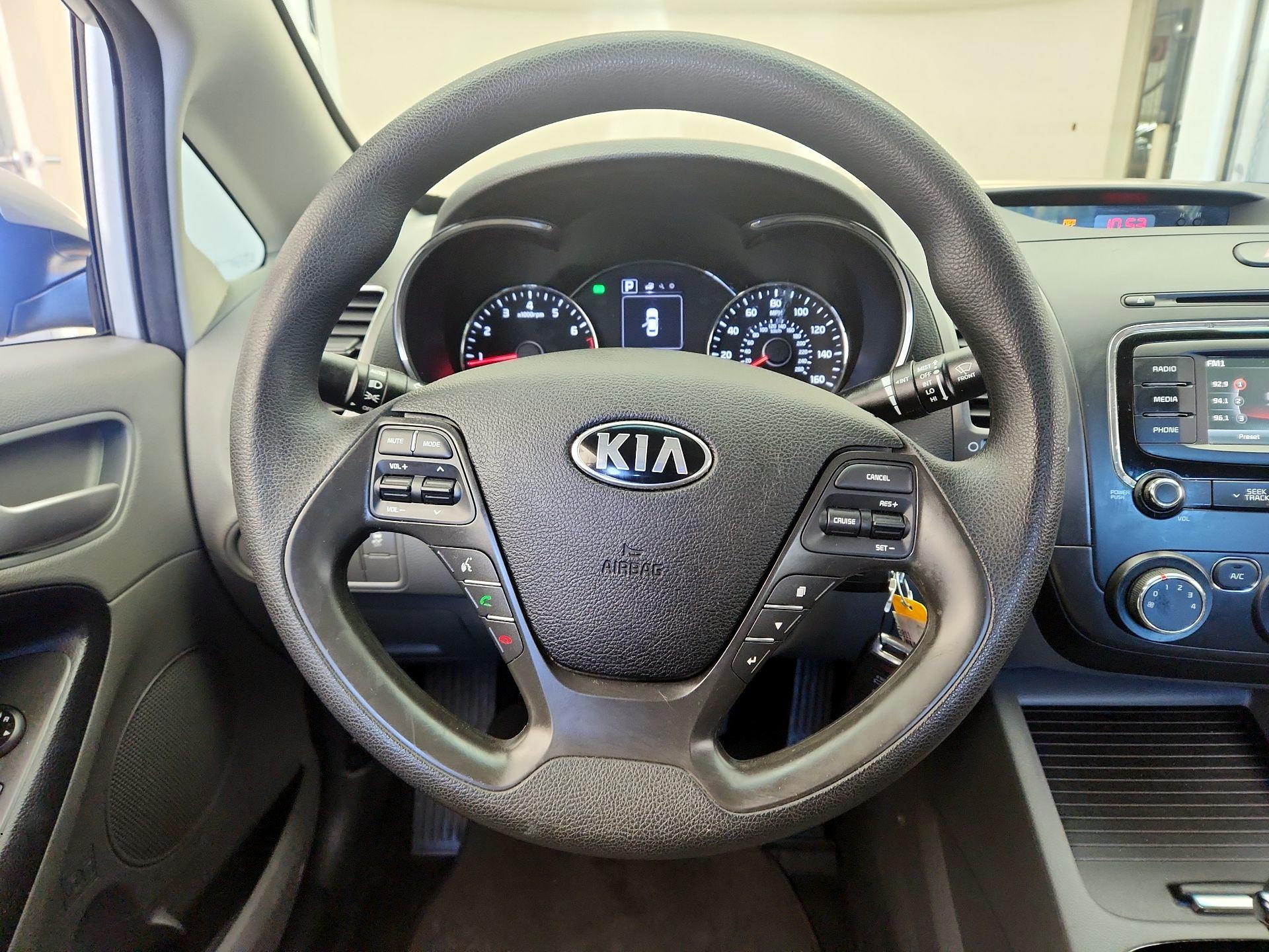 Thumbnail: 2017 Kia Forte - 10