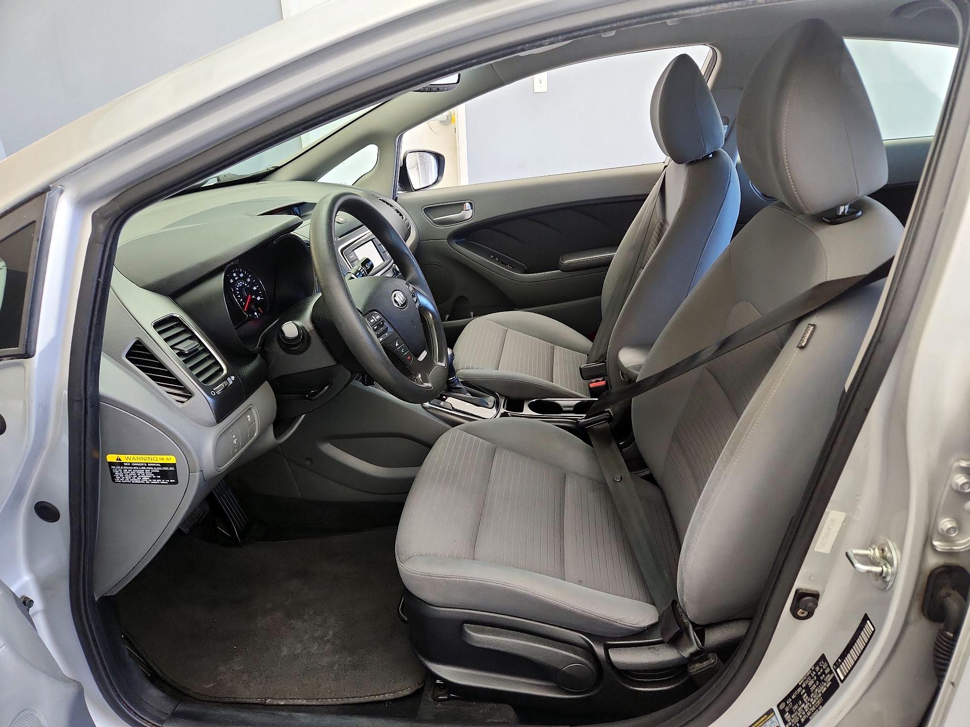 Thumbnail: 2017 Kia Forte - 11