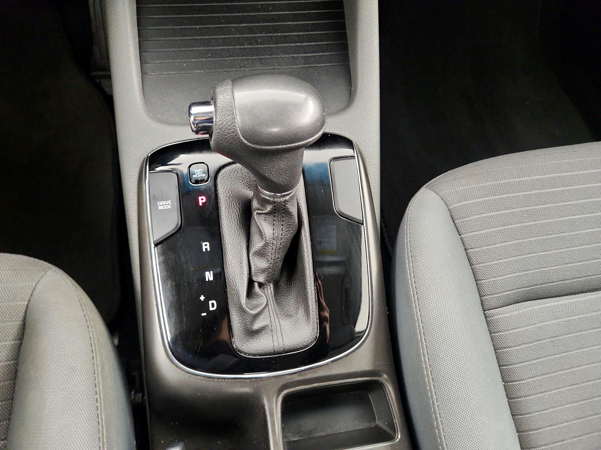 Thumbnail: 2017 Kia Forte - 17