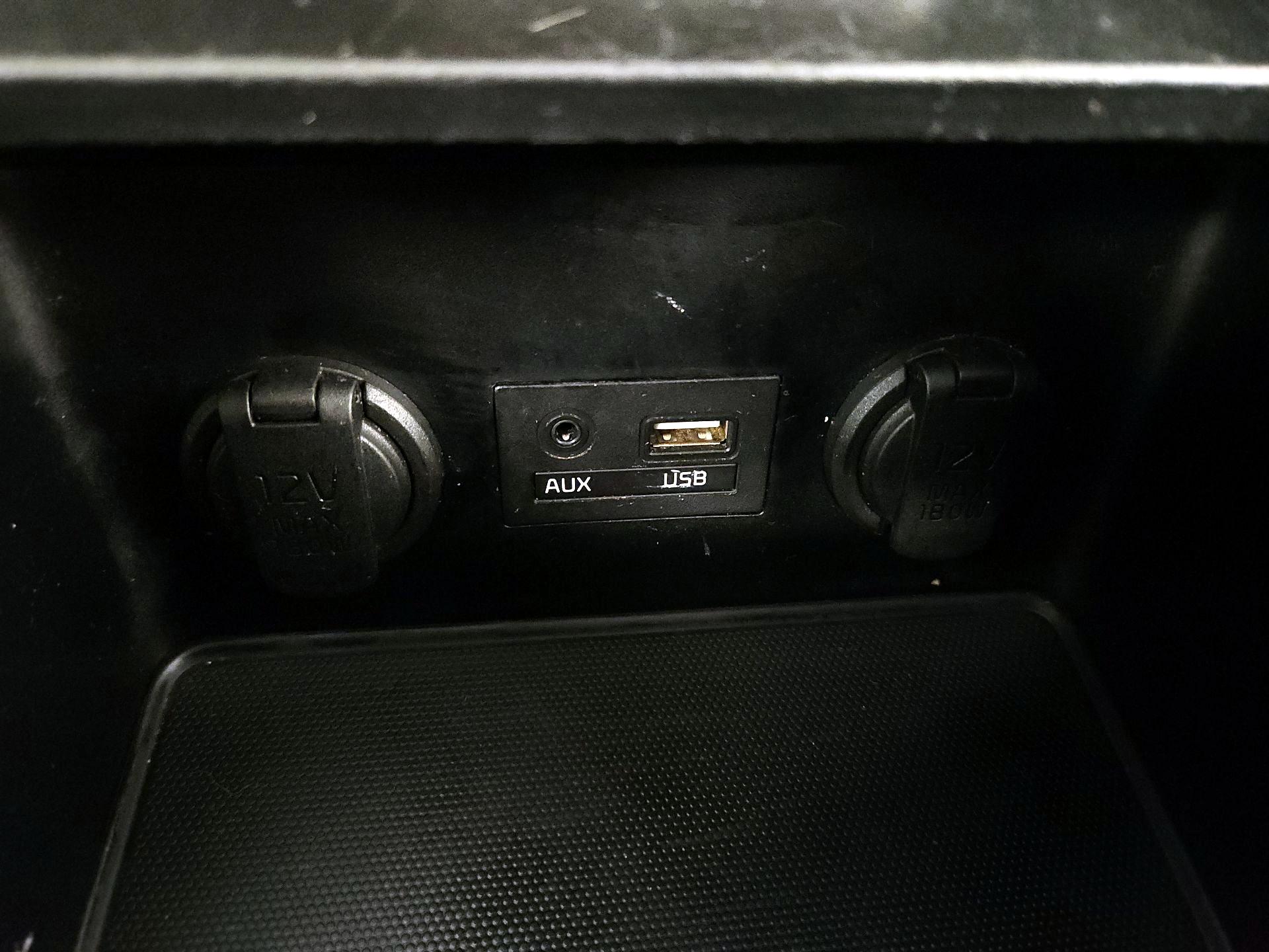 Thumbnail: 2017 Kia Forte - 18