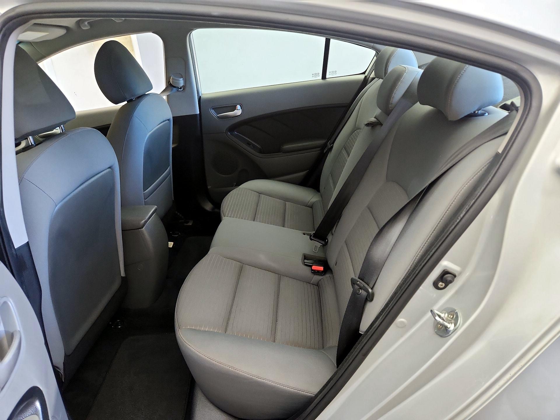 Thumbnail: 2017 Kia Forte - 19