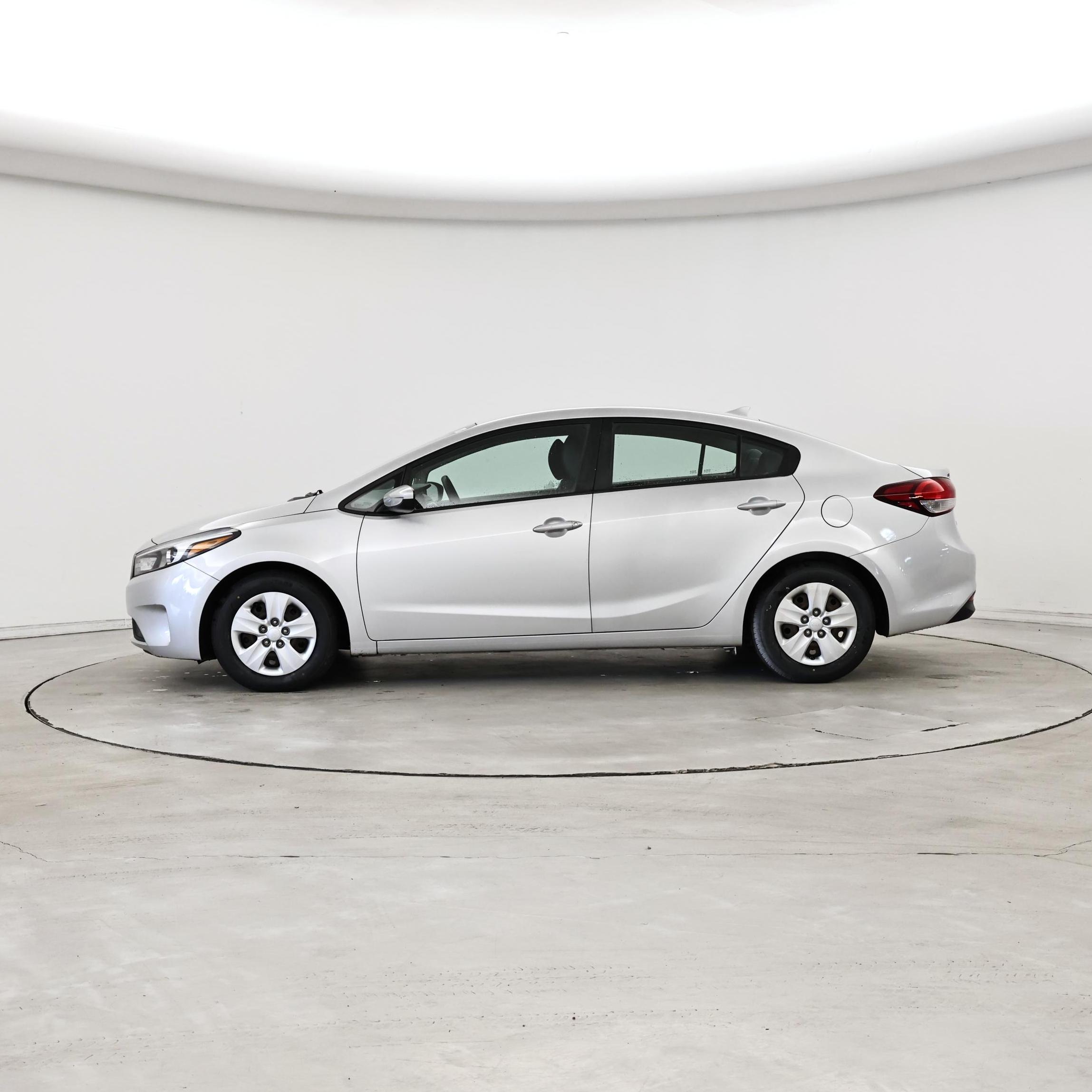 Thumbnail: 2017 Kia Forte - 3