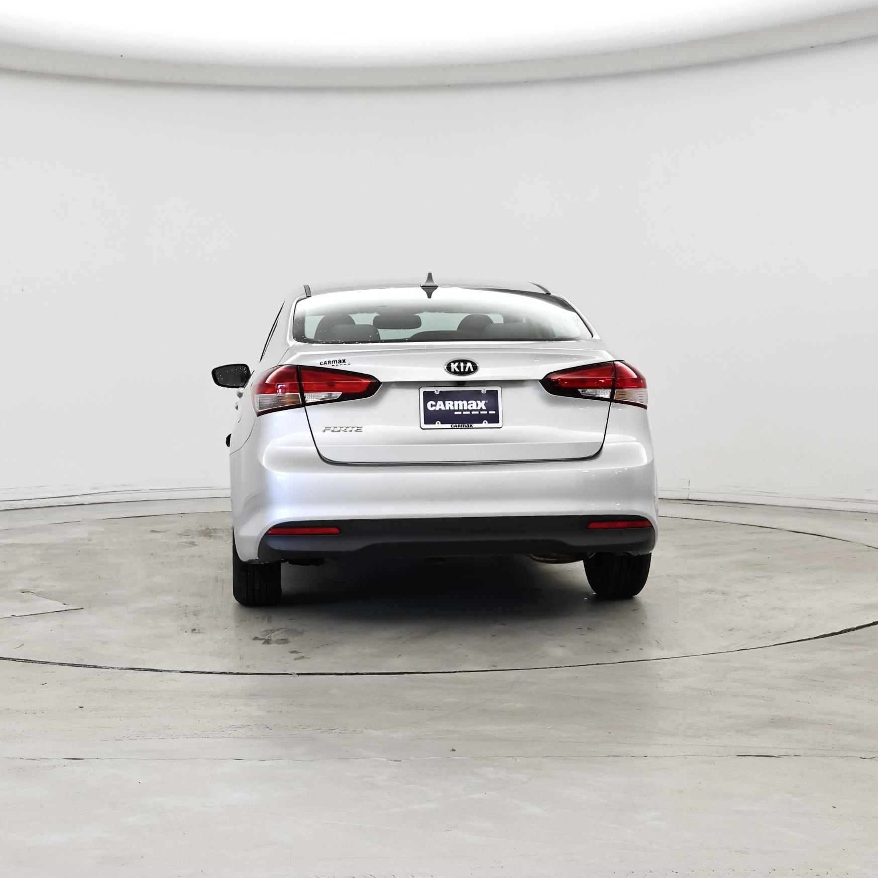 Thumbnail: 2017 Kia Forte - 6