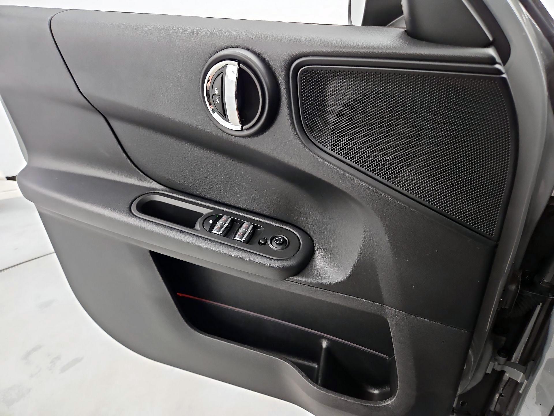 Thumbnail: 2017 MINI Cooper Countryman - 12