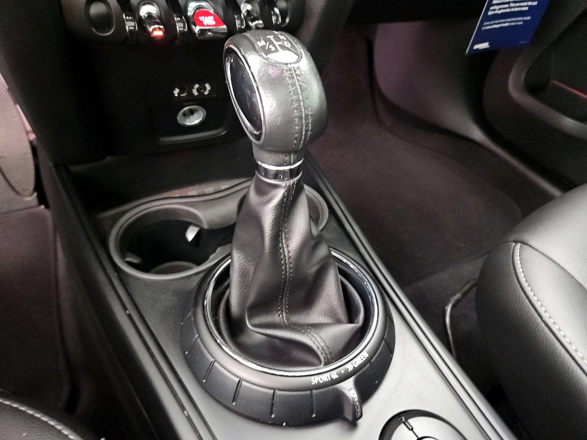 Thumbnail: 2017 MINI Cooper Countryman - 17