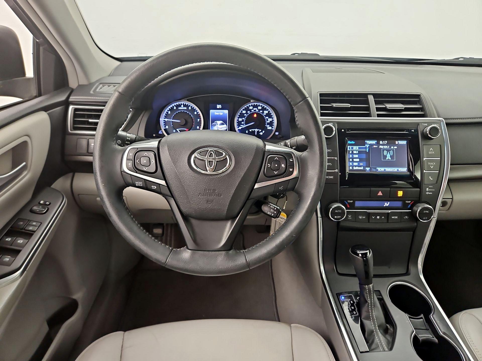 Thumbnail: 2015 Toyota Camry - 10