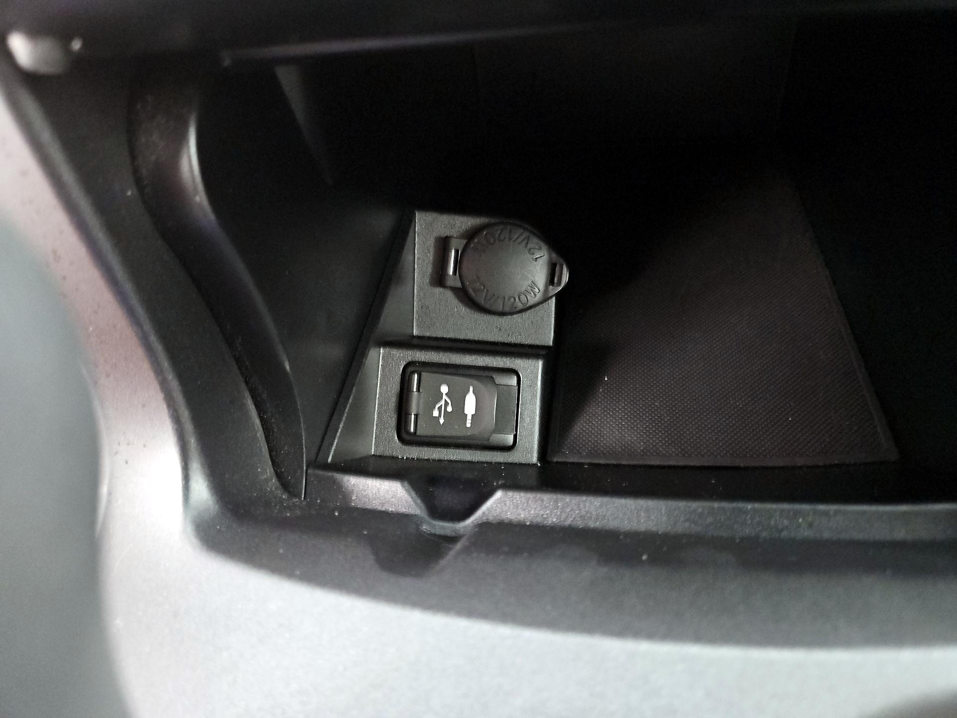 Thumbnail: 2015 Toyota Camry - 17