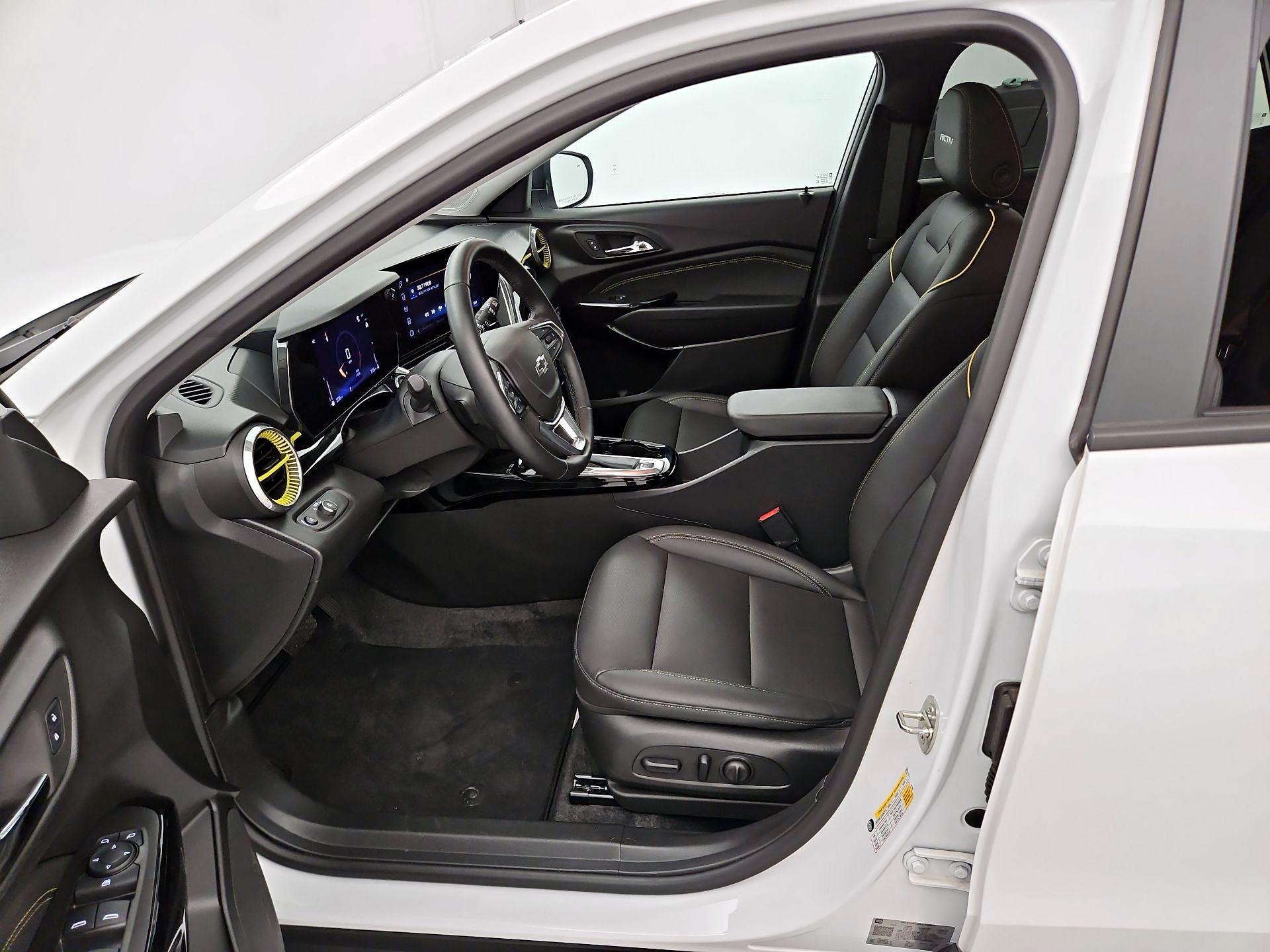 Thumbnail: 2024 Chevrolet Trax - 11