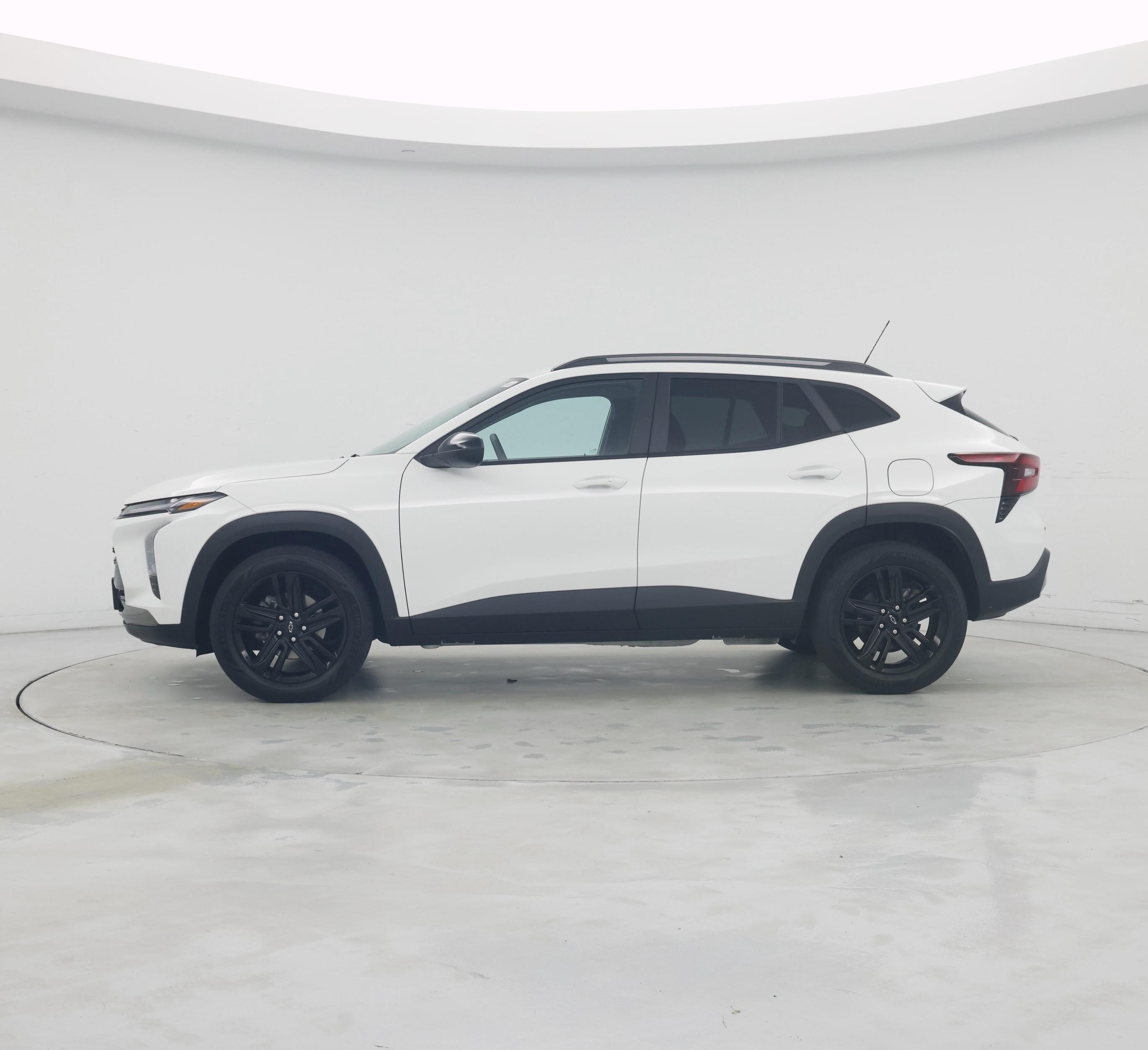 Thumbnail: 2024 Chevrolet Trax - 3
