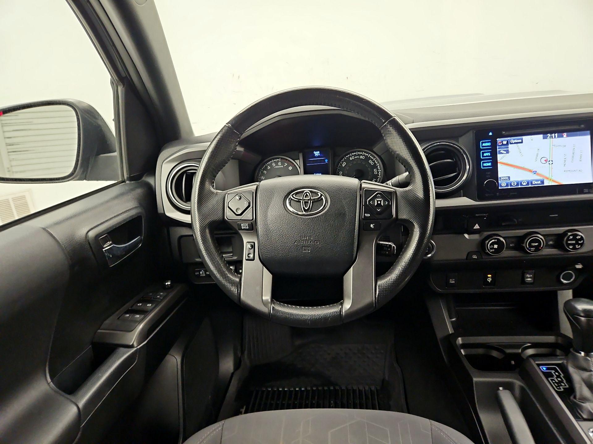 Thumbnail: 2017 Toyota Tacoma - 10