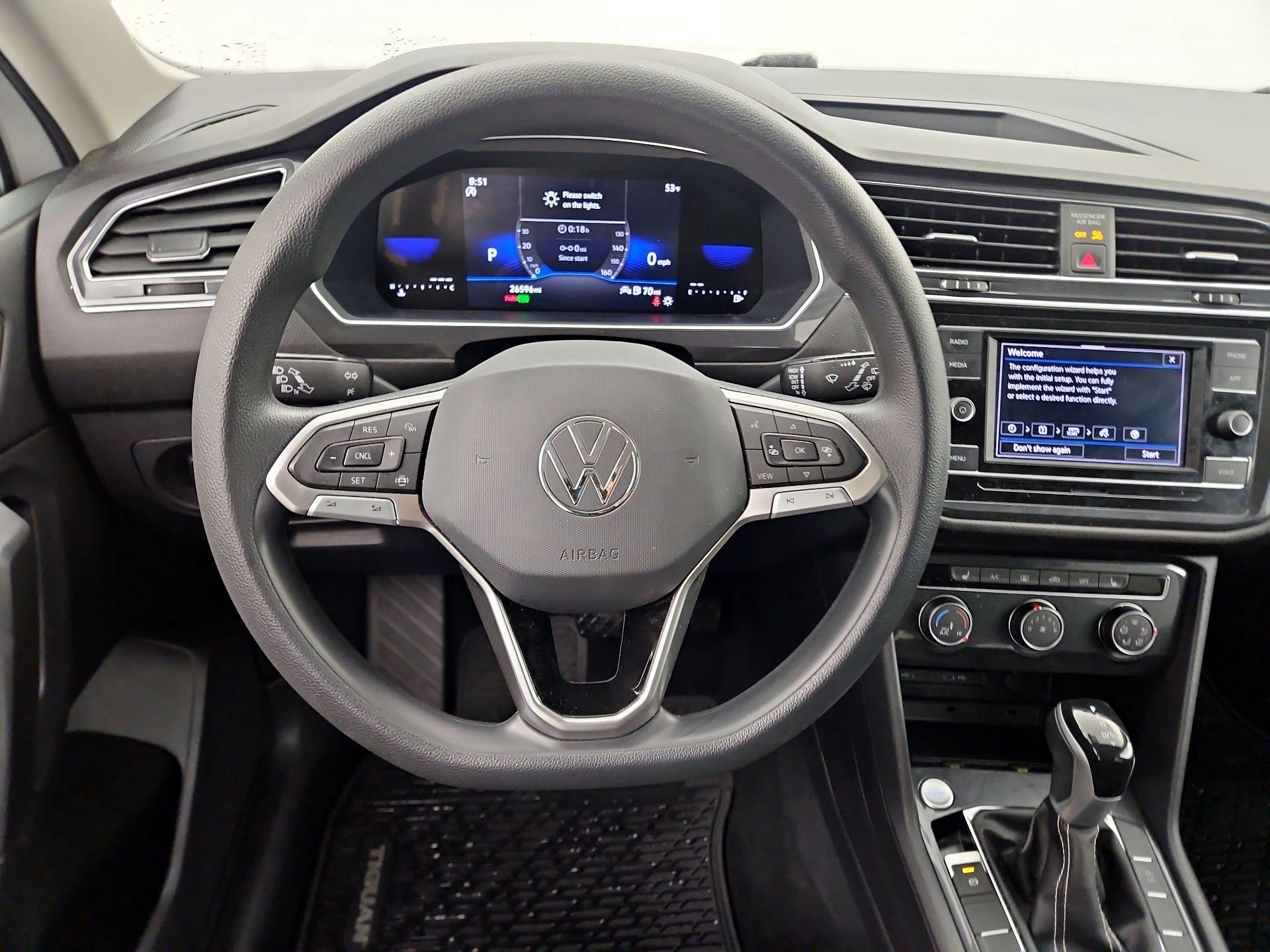 Thumbnail: 2023 Volkswagen Tiguan - 10