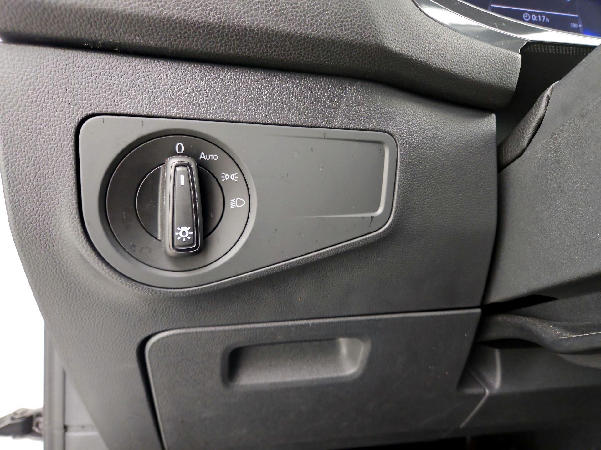 Thumbnail: 2023 Volkswagen Tiguan - 13