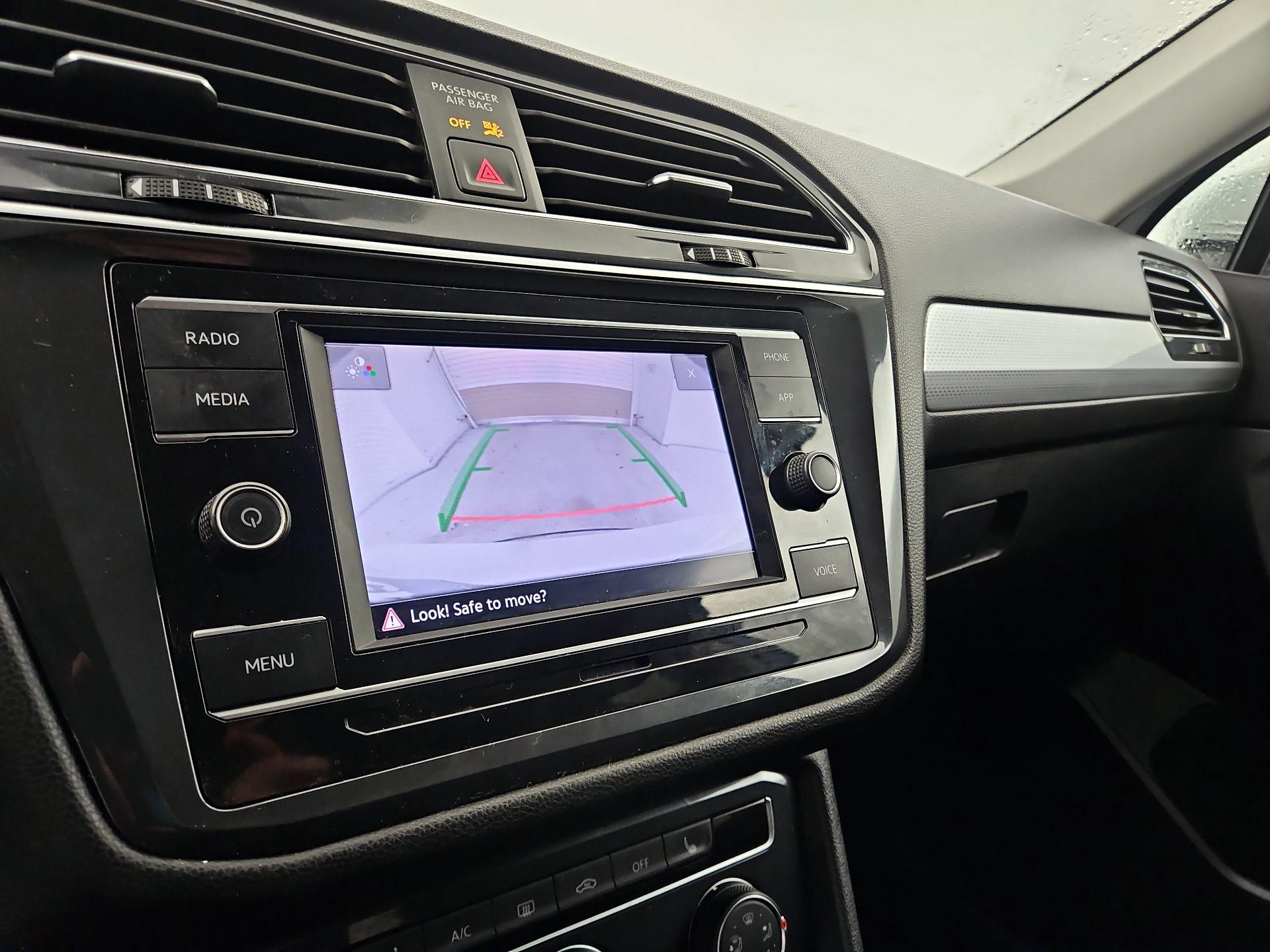 Thumbnail: 2023 Volkswagen Tiguan - 14