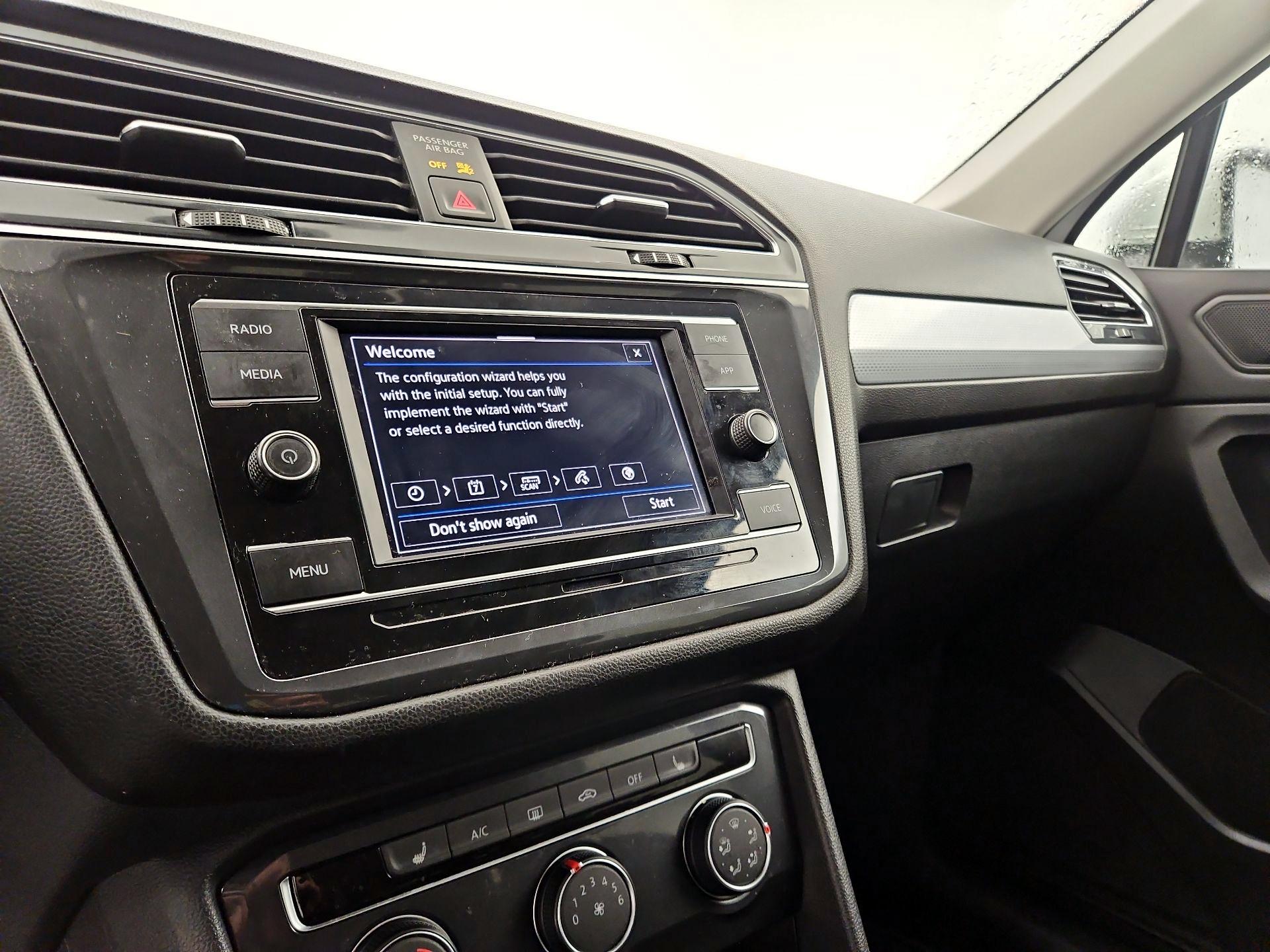 Thumbnail: 2023 Volkswagen Tiguan - 15