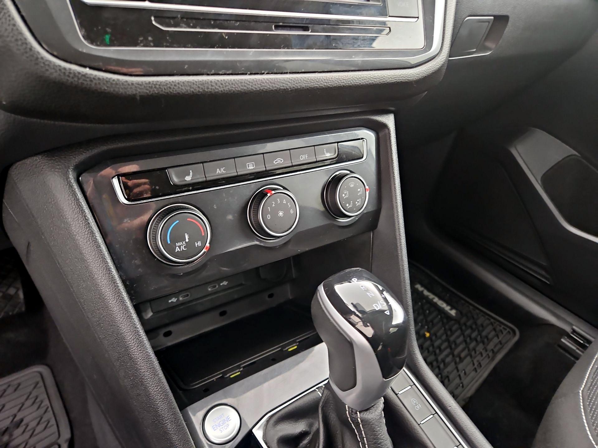 Thumbnail: 2023 Volkswagen Tiguan - 16