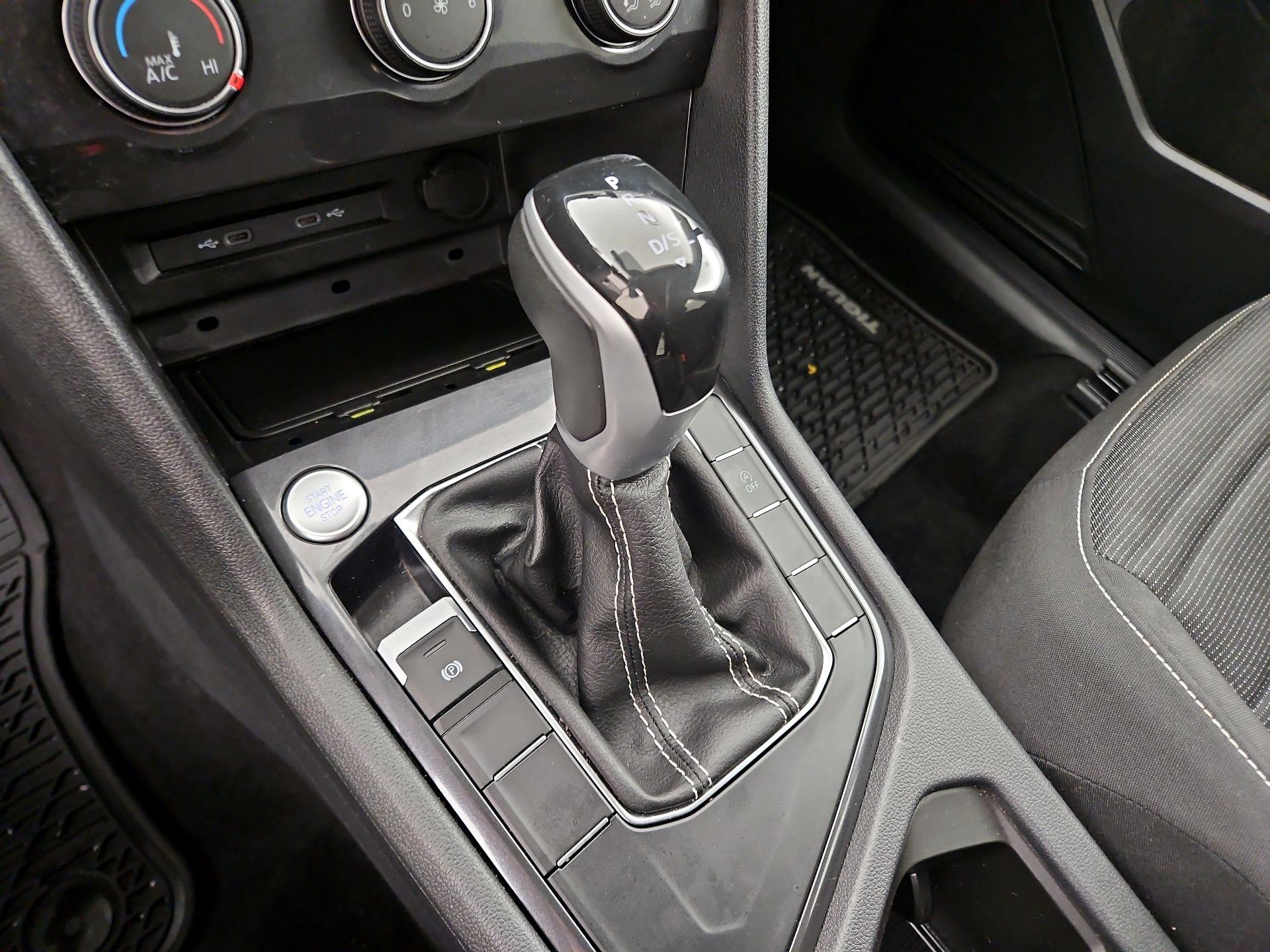 Thumbnail: 2023 Volkswagen Tiguan - 17