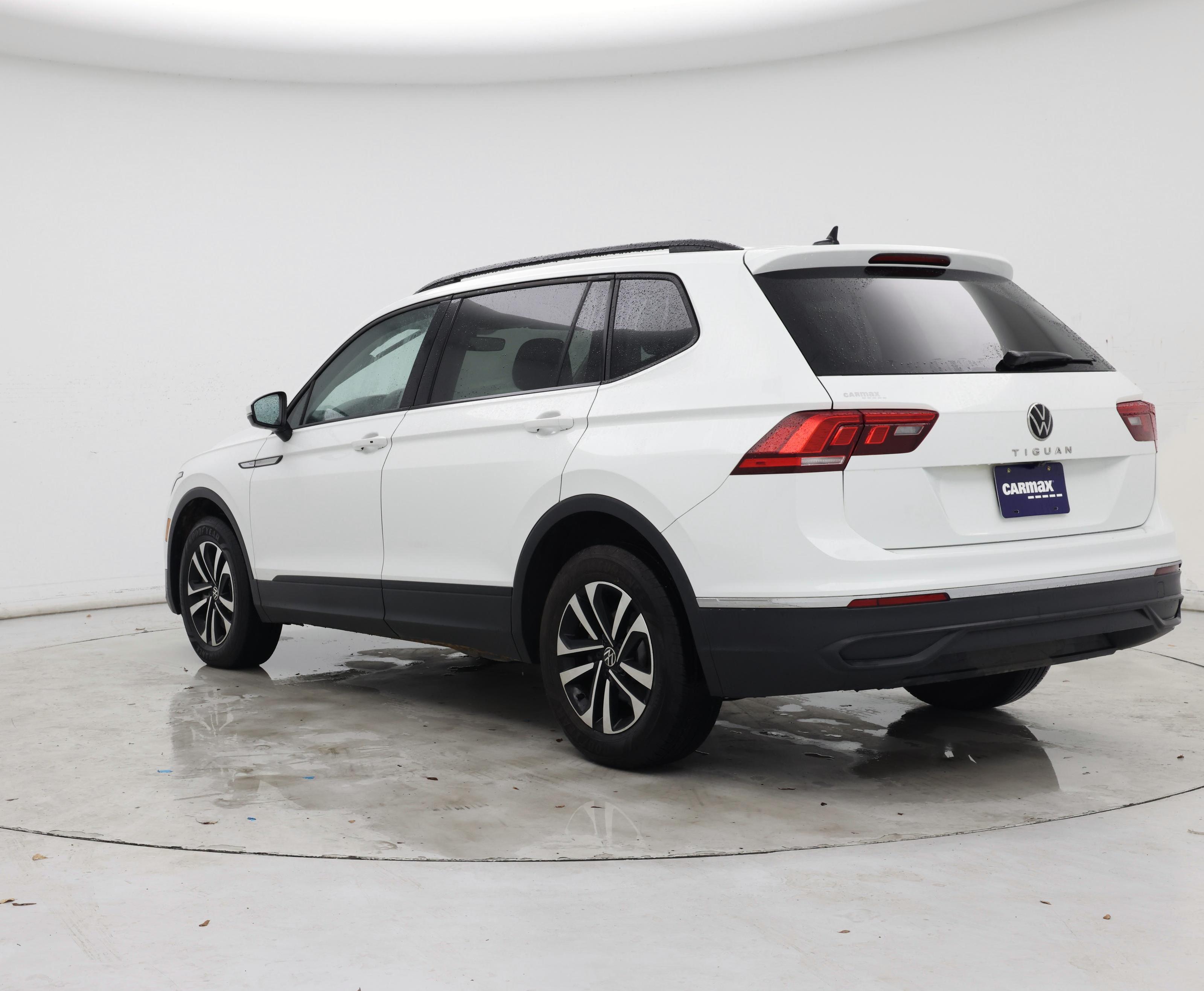 Thumbnail: 2023 Volkswagen Tiguan - 2