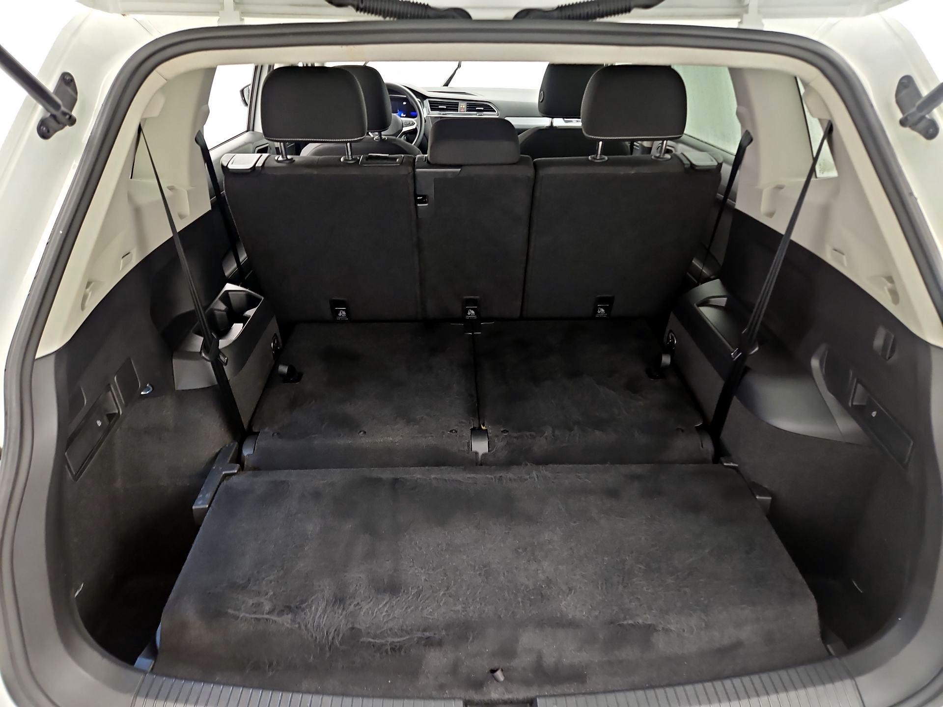 Thumbnail: 2023 Volkswagen Tiguan - 20