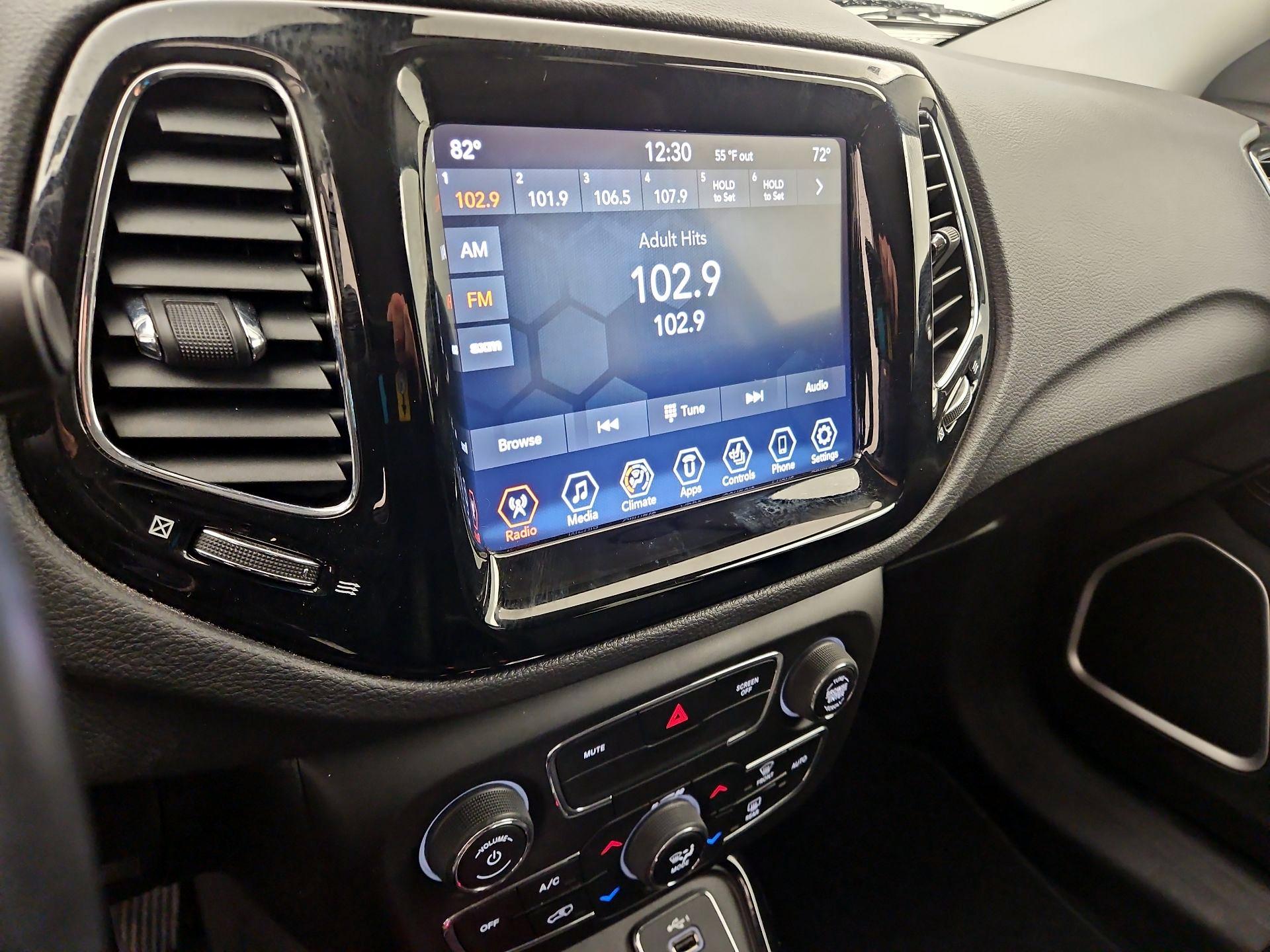 Thumbnail: 2020 Jeep Compass - 15