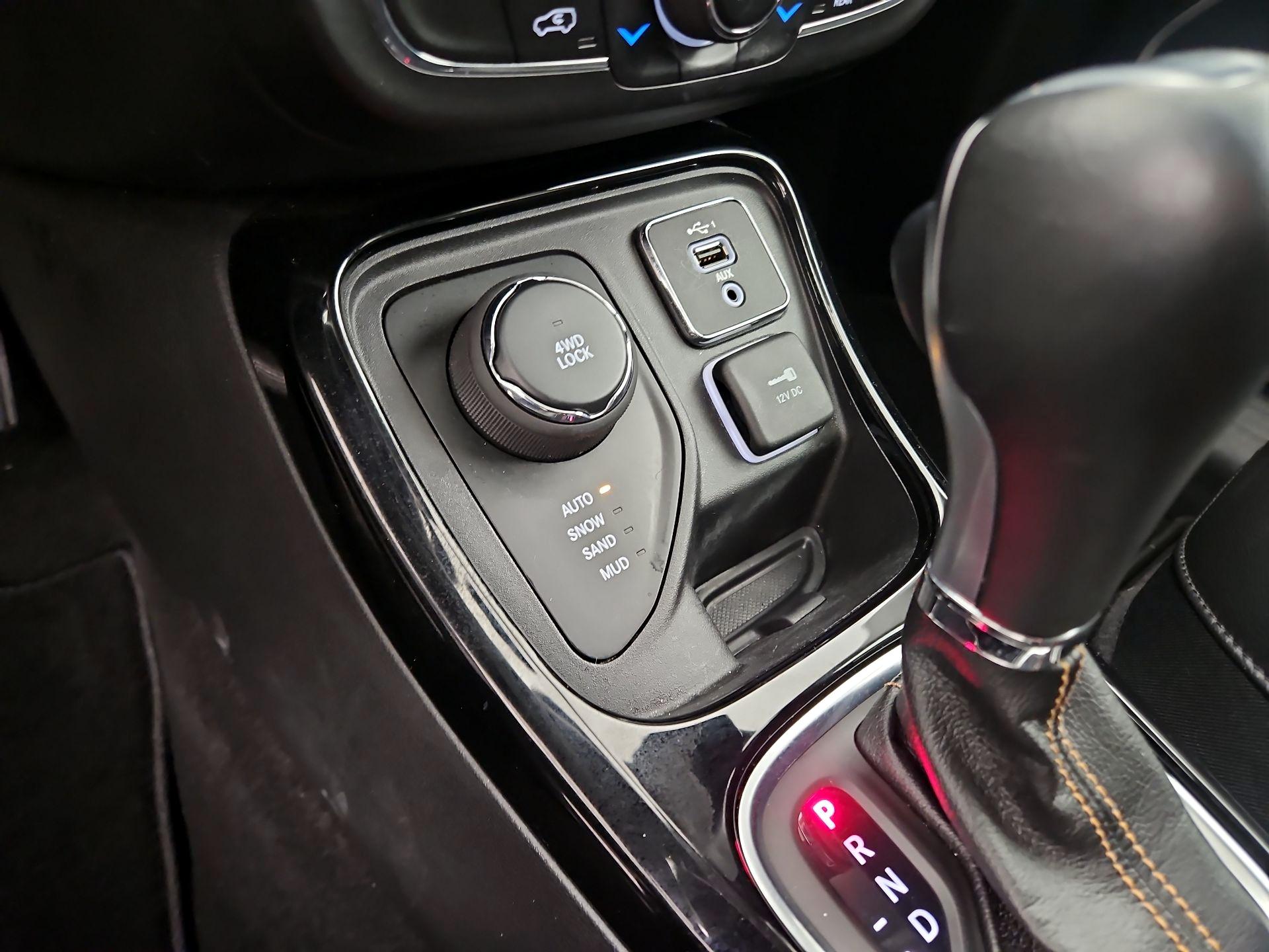 Thumbnail: 2020 Jeep Compass - 18