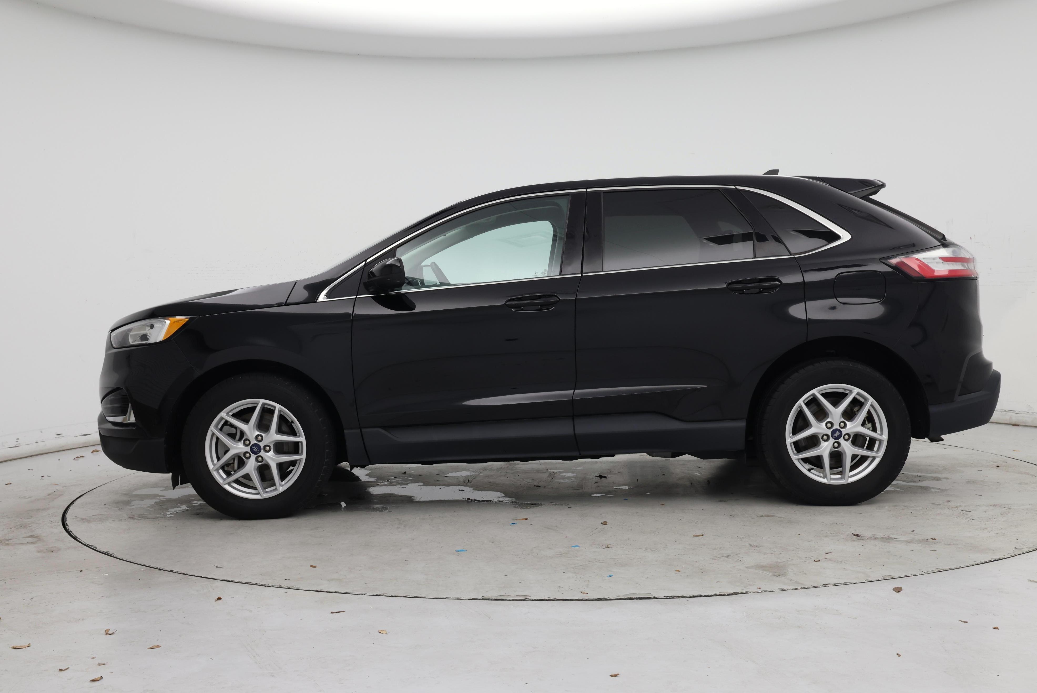 Thumbnail: 2021 Ford Edge - 3