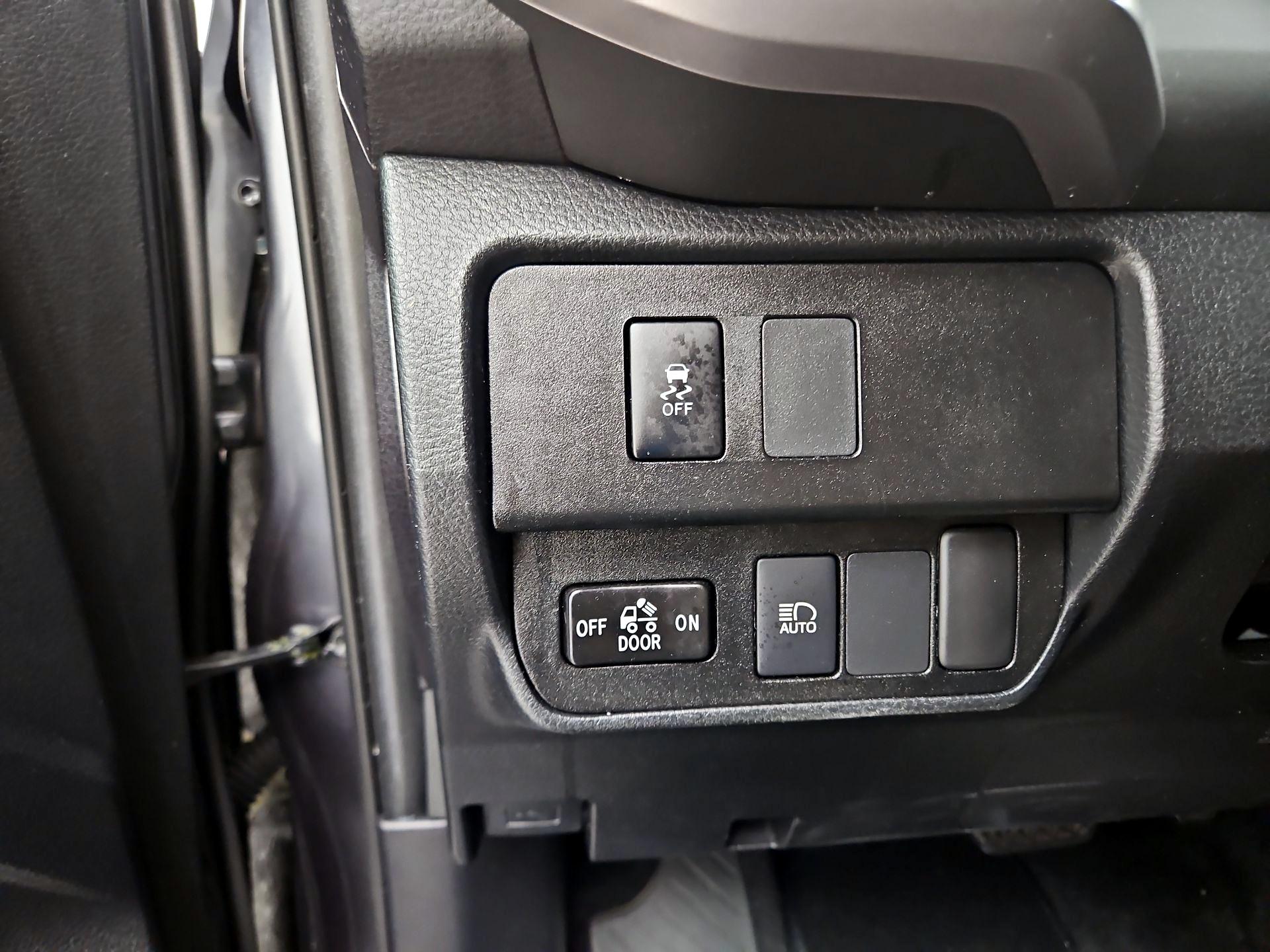 Thumbnail: 2021 Toyota Tacoma - 13